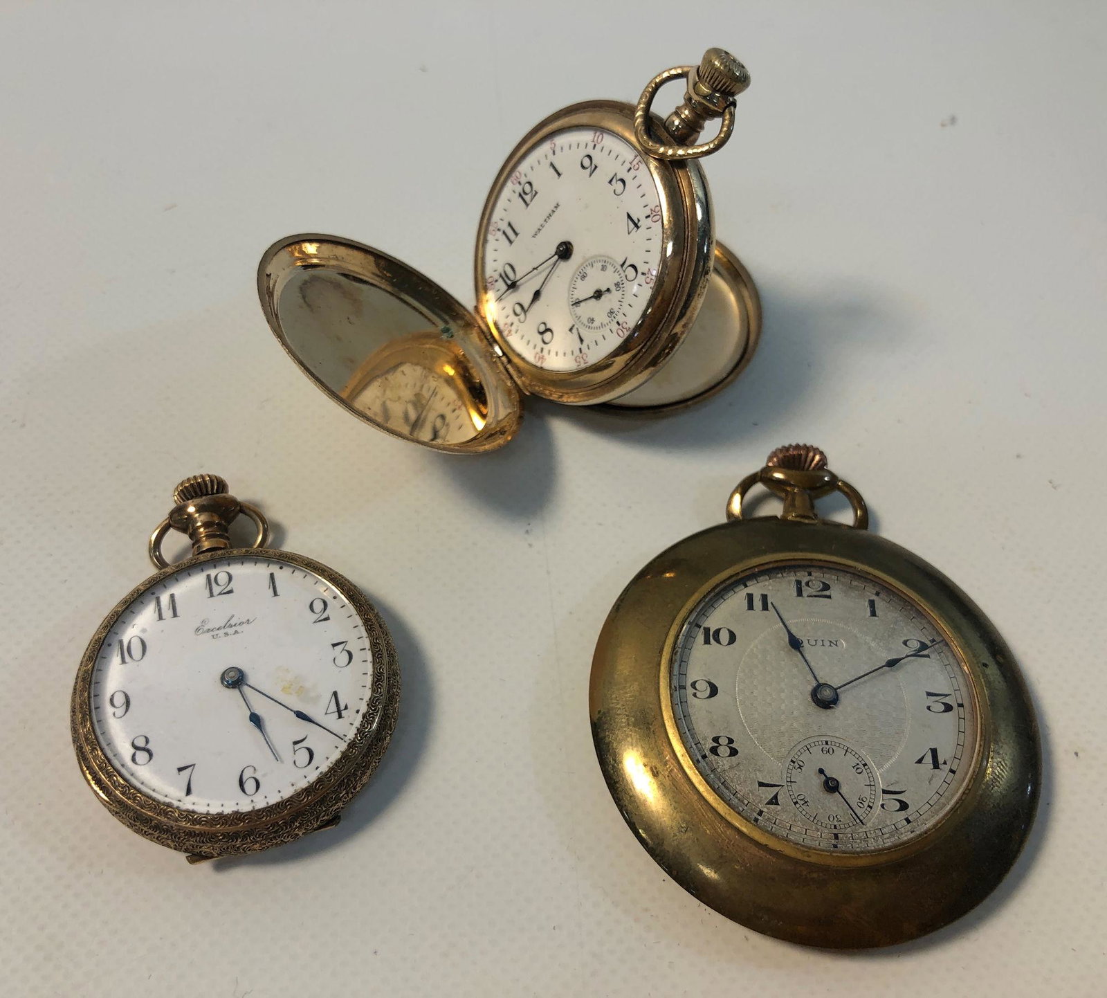THREE VINTAGE POCKET WATCHES (1 of 13)