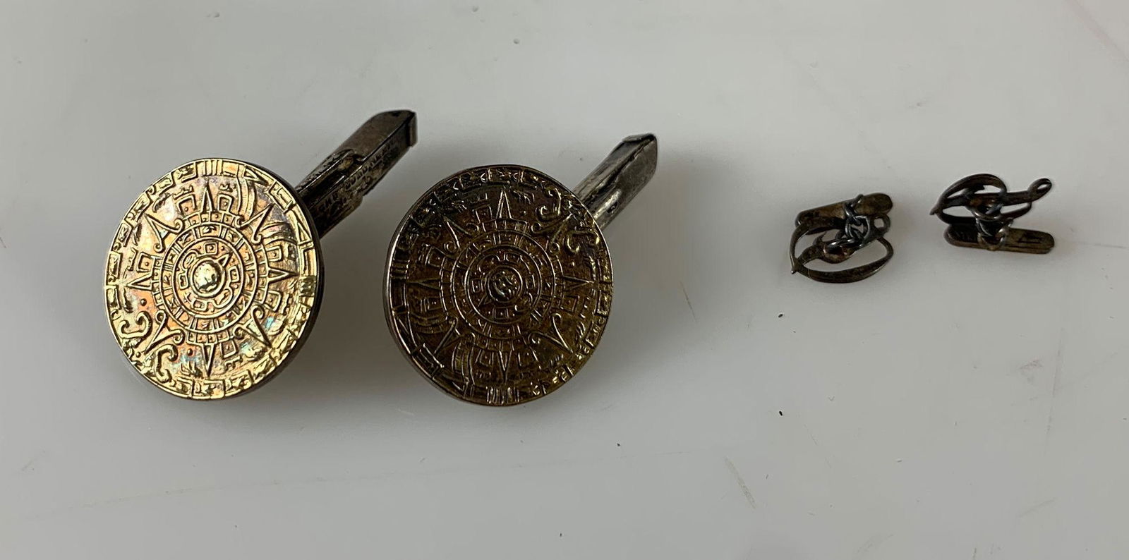 TWO PAIR STERLING SILVER CUFFLINKS (1 of 3)