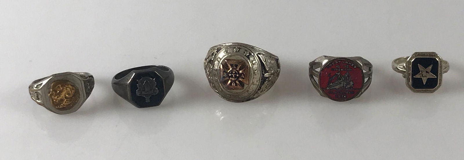 LOT OF FIVE ASSORTED RINGS (1 of 17)