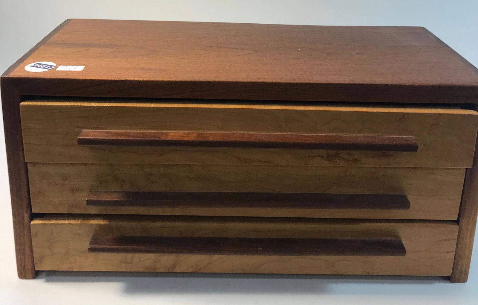 WOODEN JEWELRY BOX (1 of 2)