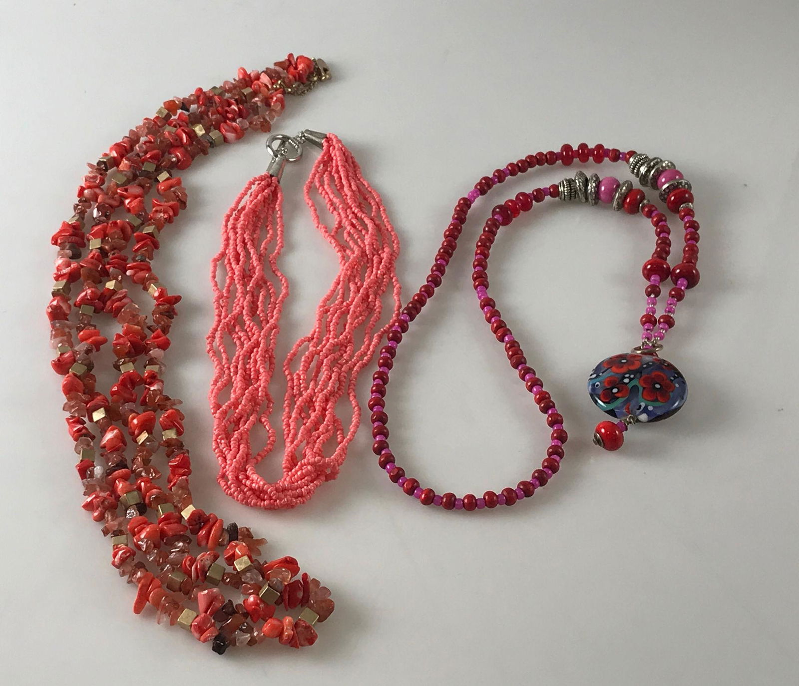 THREE FASHION NECKLACES (1 of 11)