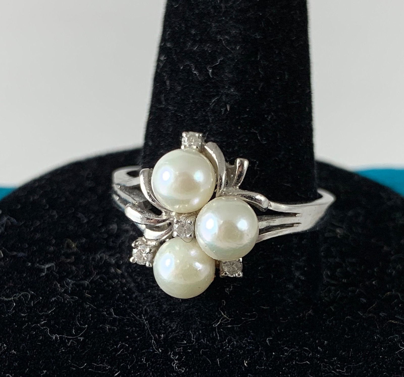 GOLD, PEARL, AND DIAMOND RING (1 of 4)