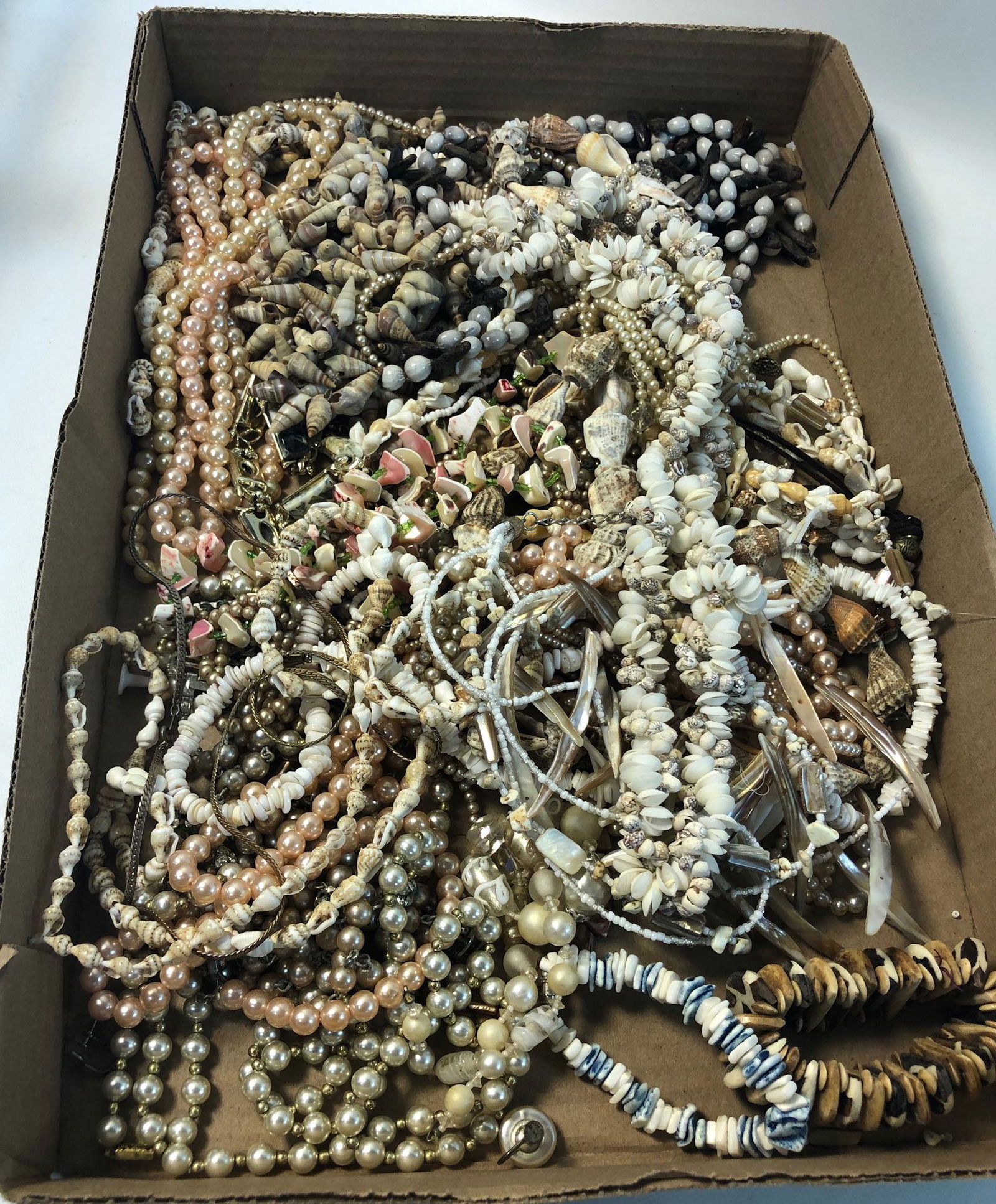 LOT OCEANIC FASHION JEWELRY (1 of 5)