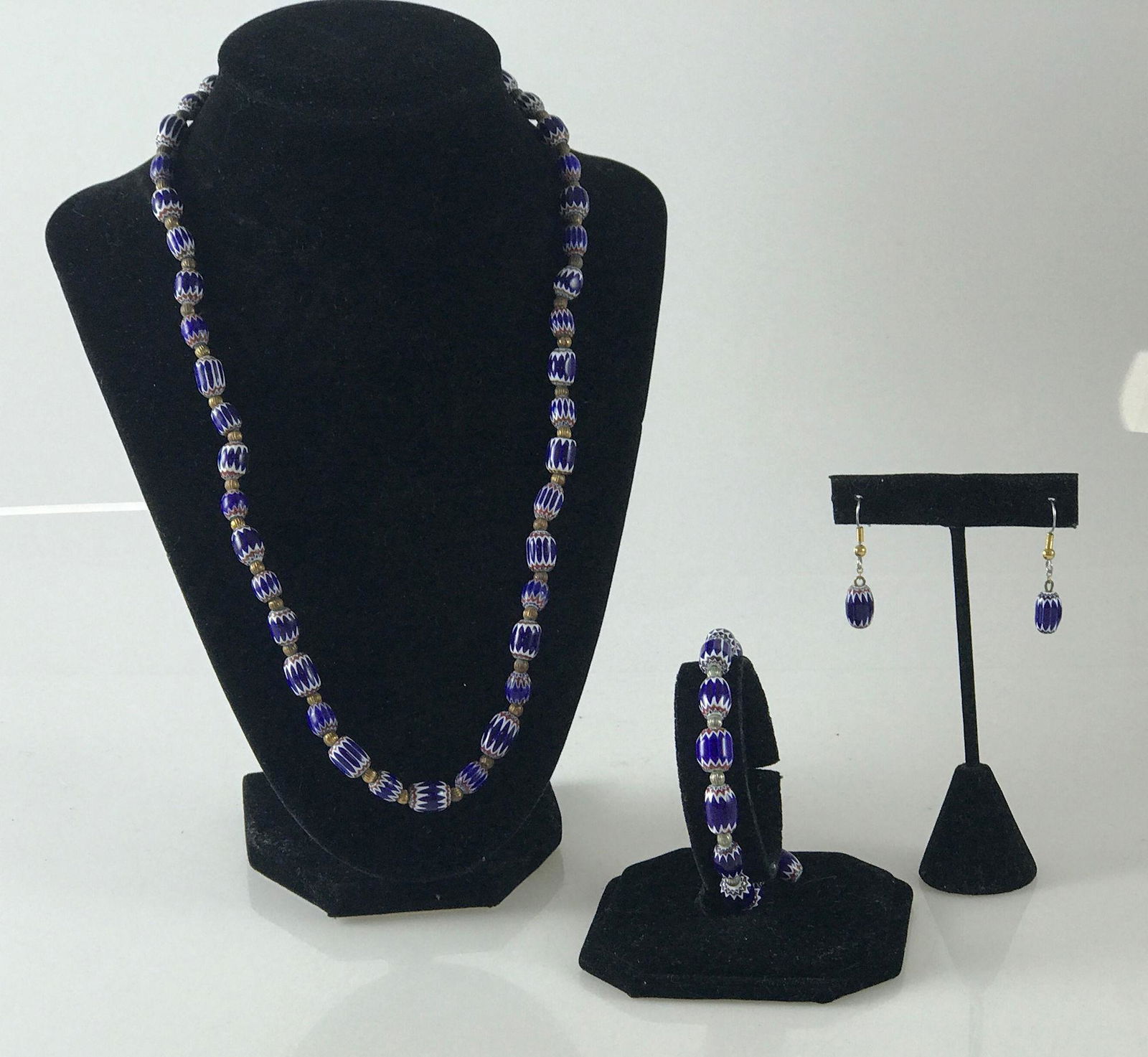 VINTAGE JEWELRY SET (1 of 8)