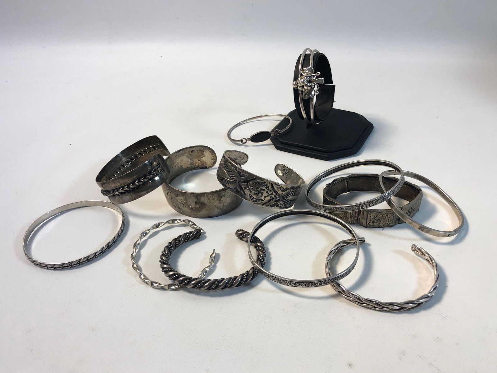 LOT OF STERLING SILVER BANGLES AND CUFFS (1 of 10)