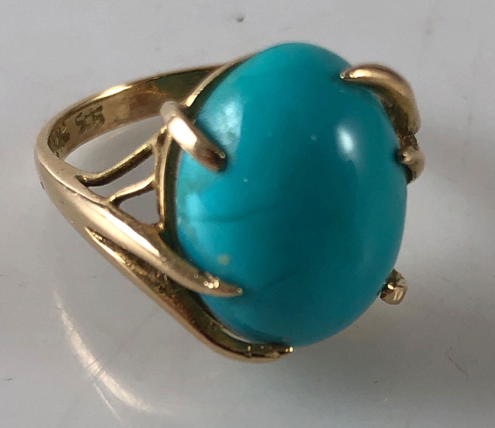 VINTAGE 14KT GOLD AND SEMI-PRECIOUS STONE RING (1 of 6)