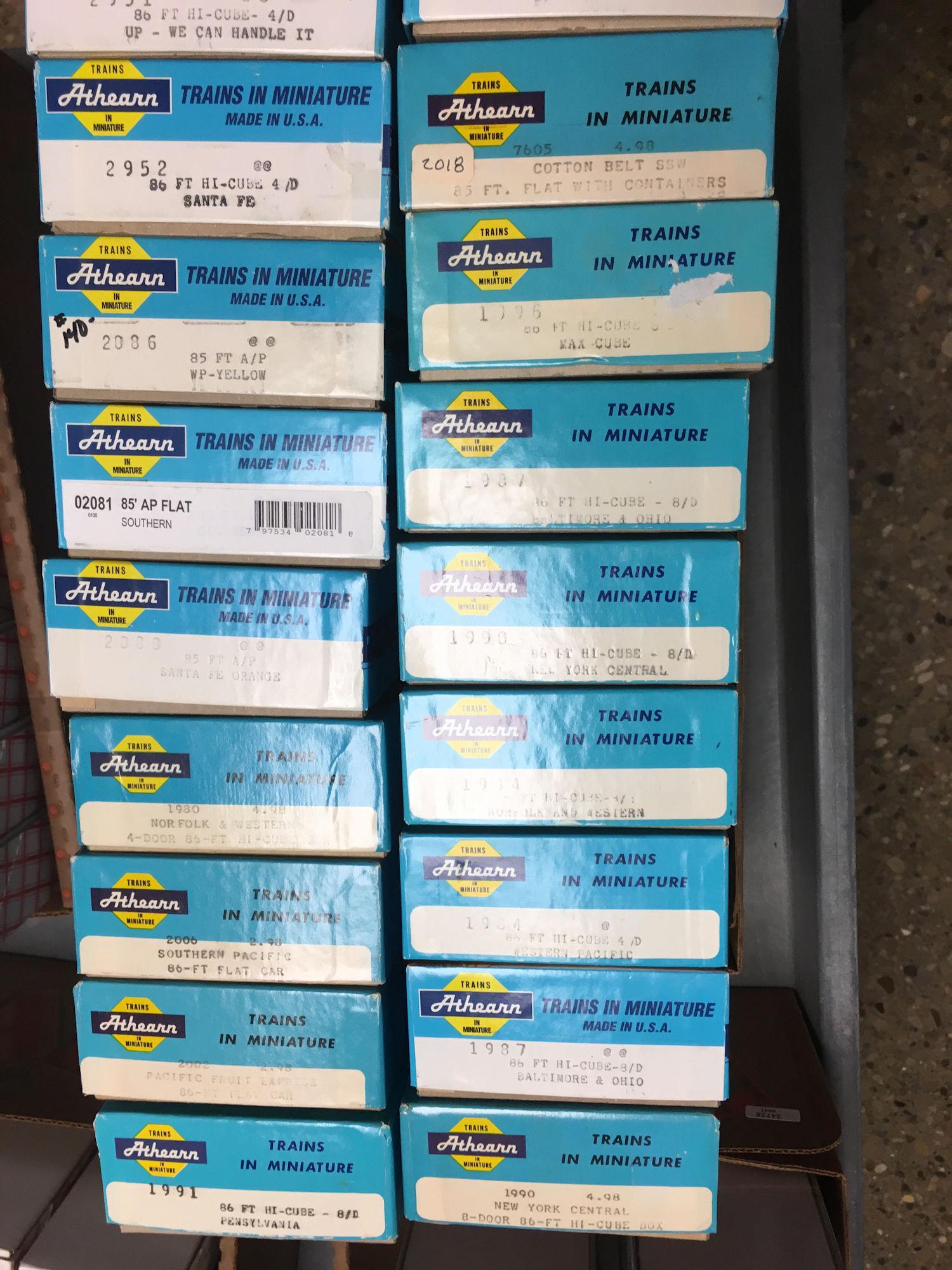 LOT OF 18 ATHEARN HO GAUGE COMBINED READY TO ROLL CARS (1 of 1)