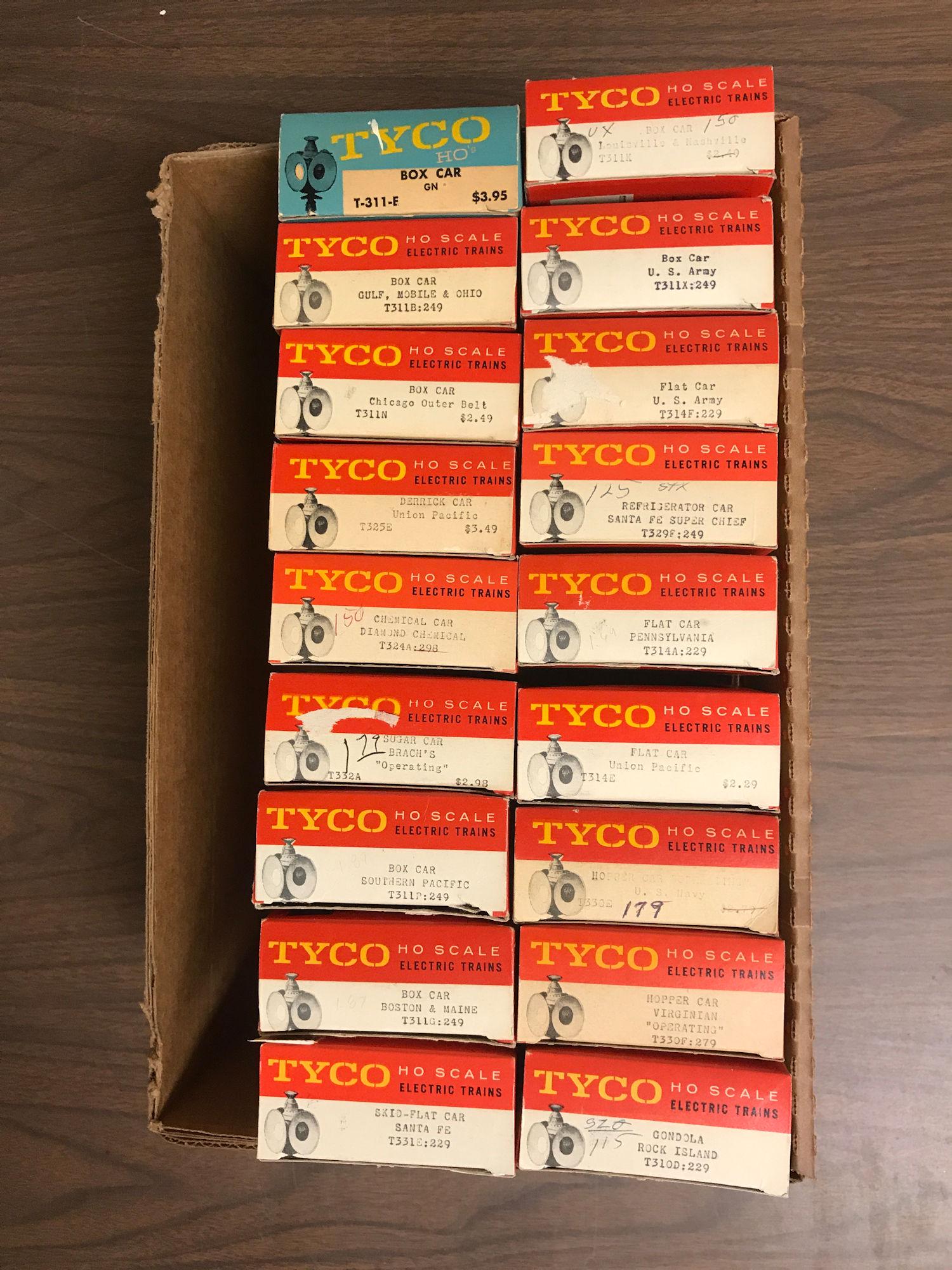 18 TYCO HO GAUGE ROLLING STOCK KITS. (1 of 1)