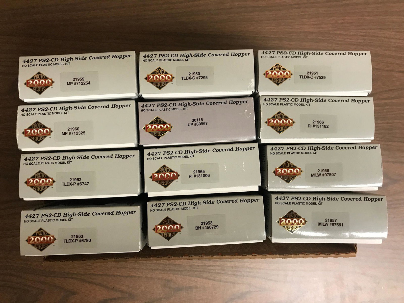 12 PROTO SERIES 2000 HO GAUGE ROLLING STOCK KITS. NIB (1 of 1)