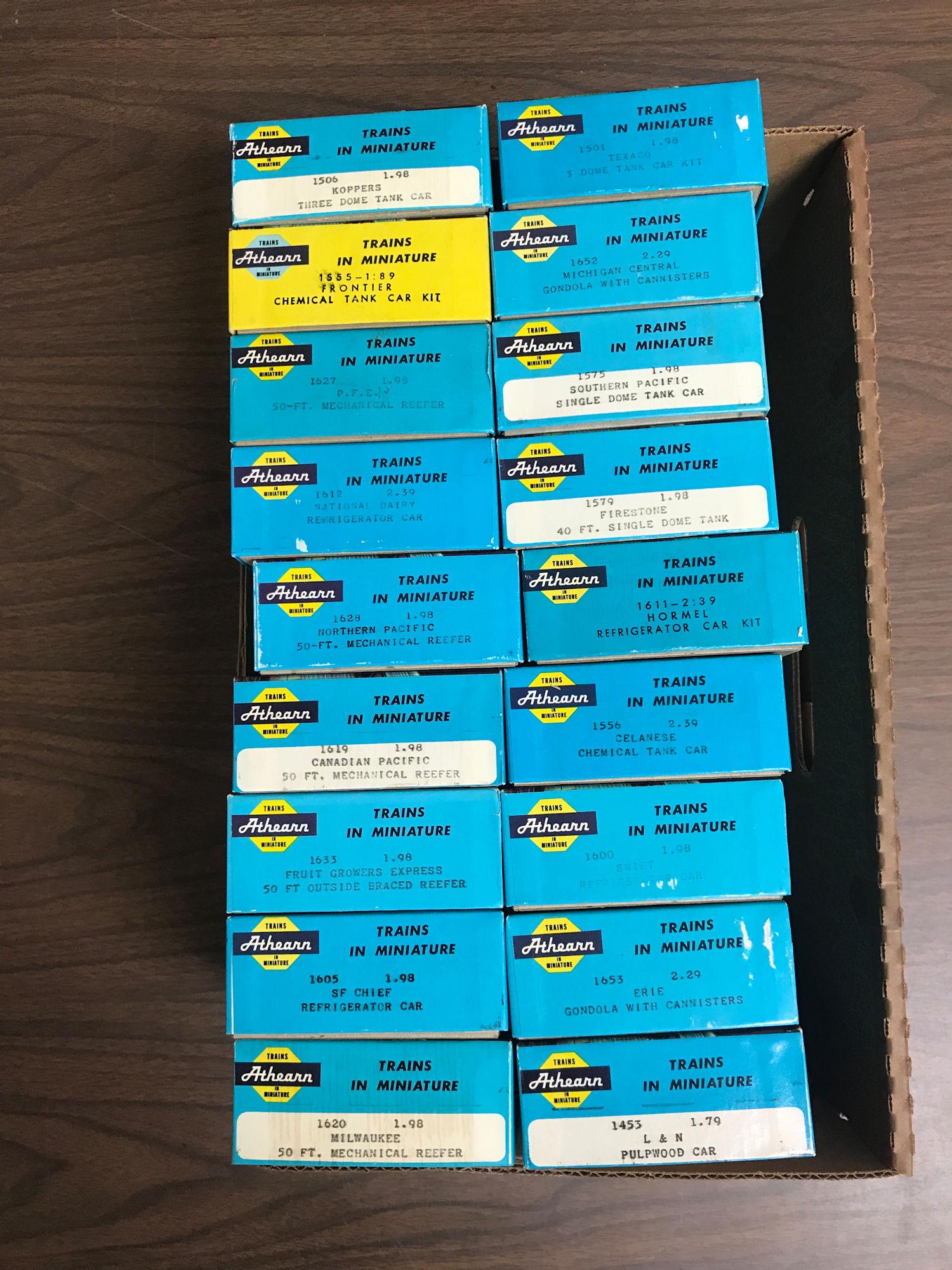 18 ATHEARN HO GAUGE ROLLING STOCK KITS. NIB (1 of 2)