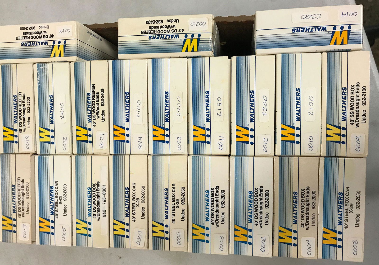 LOT 21 WALTHERS HO GAUGE ROLLING STOCK KITS. NIB (1 of 2)