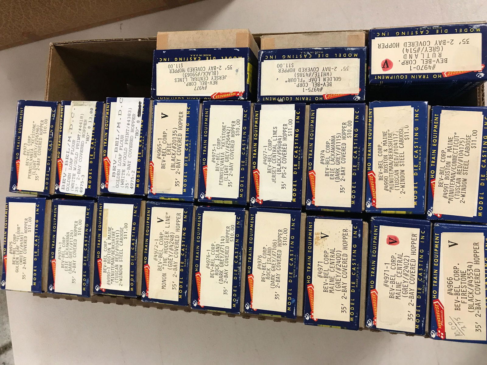 LOT 21 ROUNDHOUSE HO GAUGE ROLLING STOCK KITS. NIB (1 of 1)