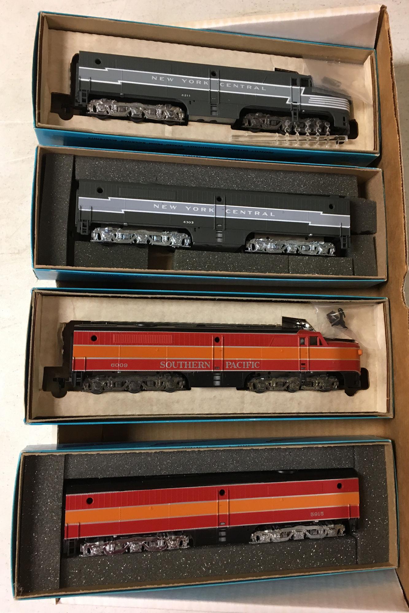 2 SETS ATHEARN HO GAUGE LOCOMOTIVES AND DUMMYS - 3306 (1 of 1)