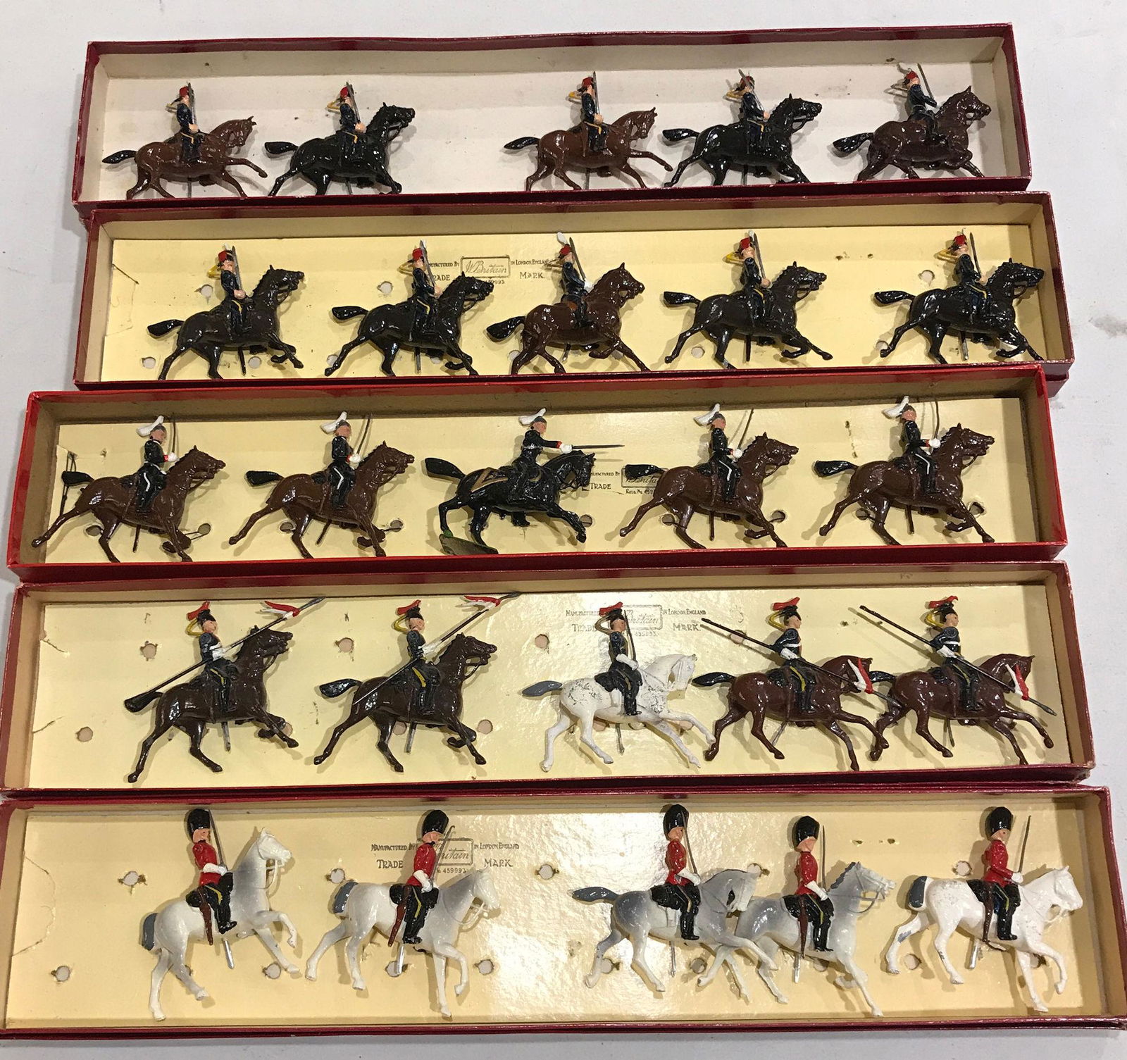 LOT 5 SETS BRITAINS SOLDIERS - 5 12TH ROYAL LANCERS (1 of 1)