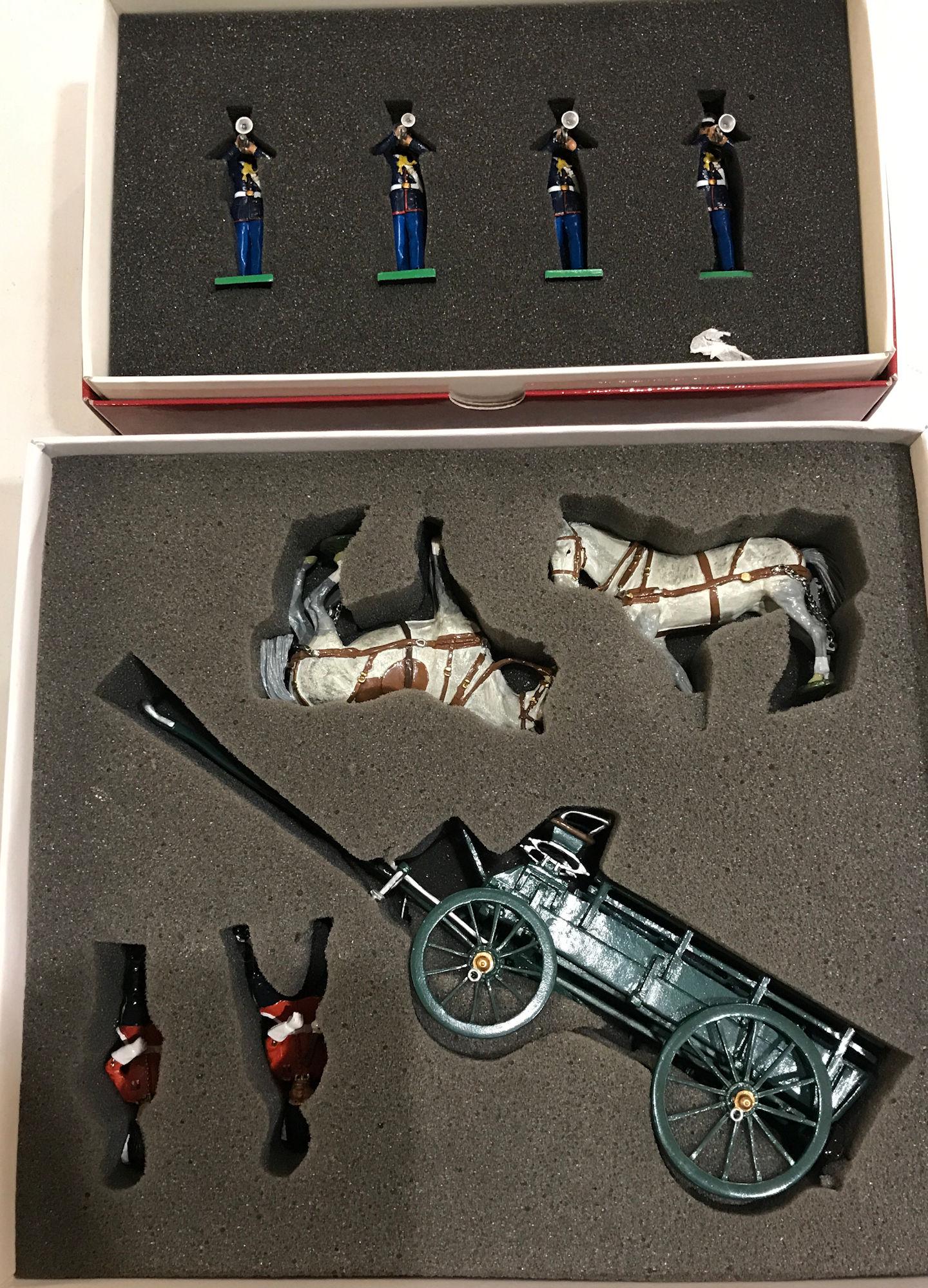 LOT 2 SETS BRITAINS SOLDIERS - 4 U.S. 8TH MARINE CORPS (1 of 1)