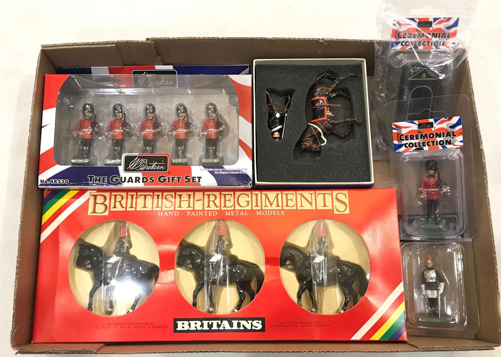 LOT 2 SETS AND 4 INDIVIDUAL BRITAINS SOLDIERS - 5 (1 of 1)
