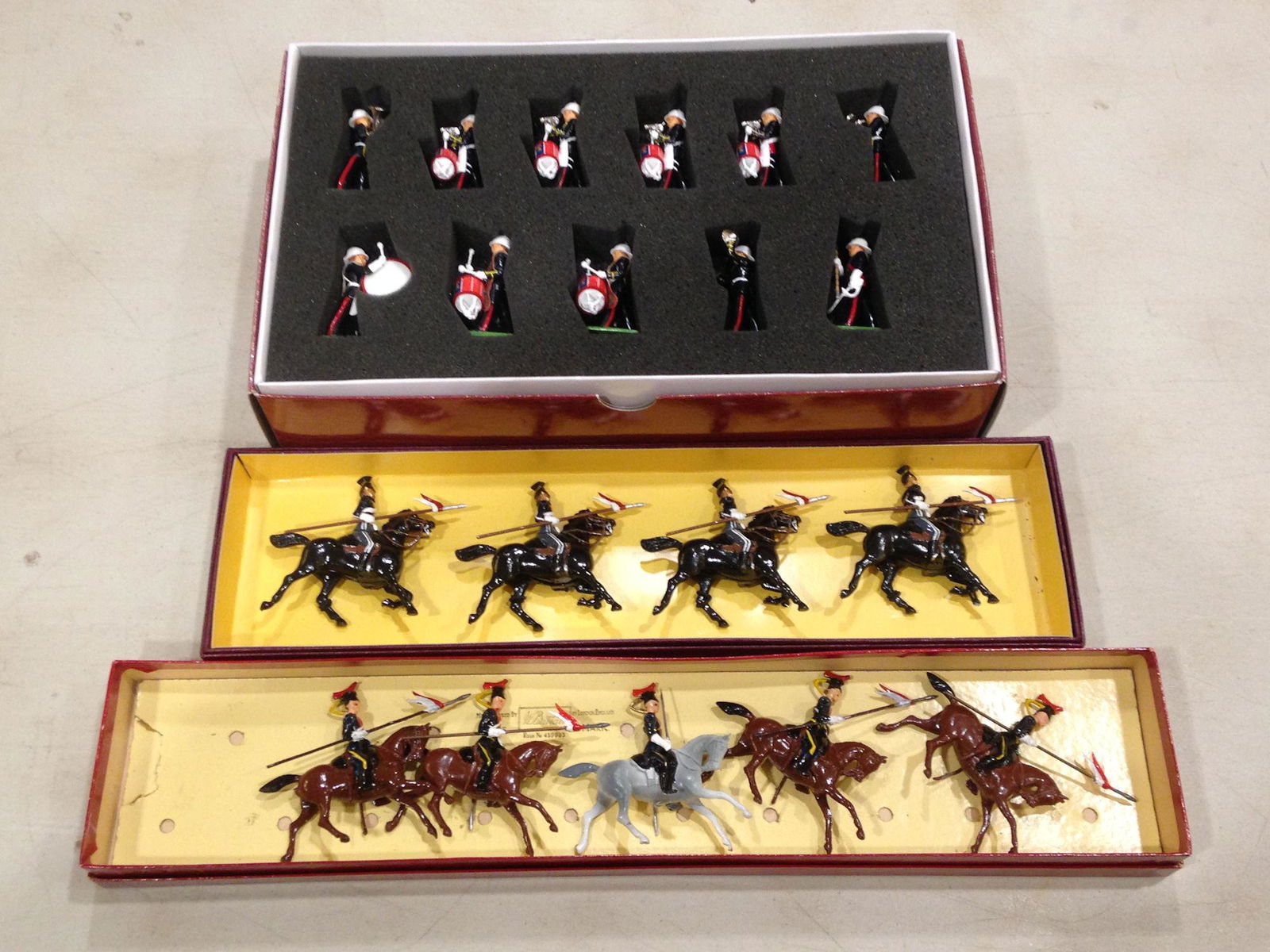 LOT 2 SETS BRITAINS SOLDIERS - 4 17TH LANCERS #3113, 11 (1 of 1)