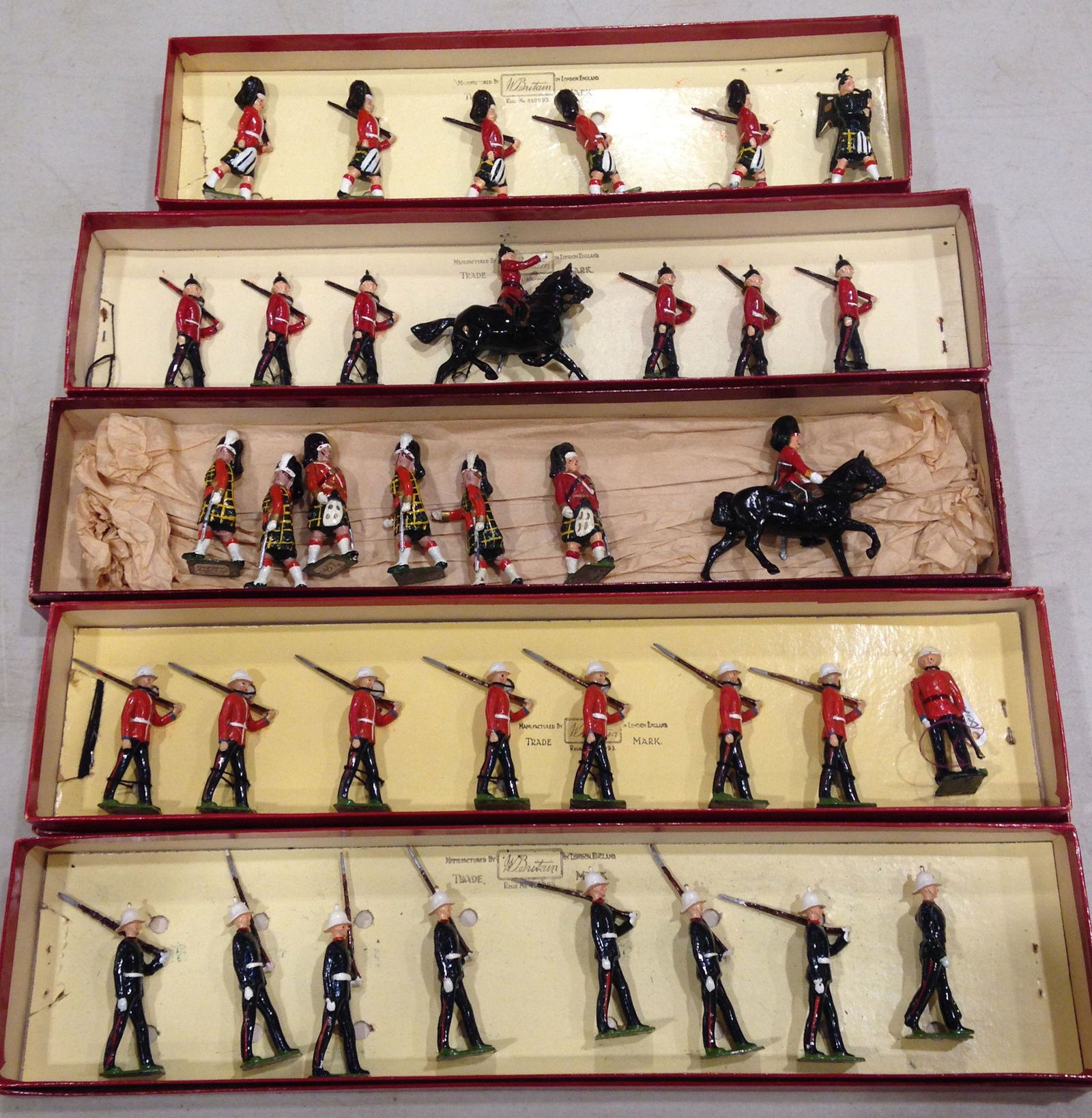LOT 5 SETS BRITAINS SOLDIERS - 8 ROYAL MARINES #35, 7 (1 of 1)