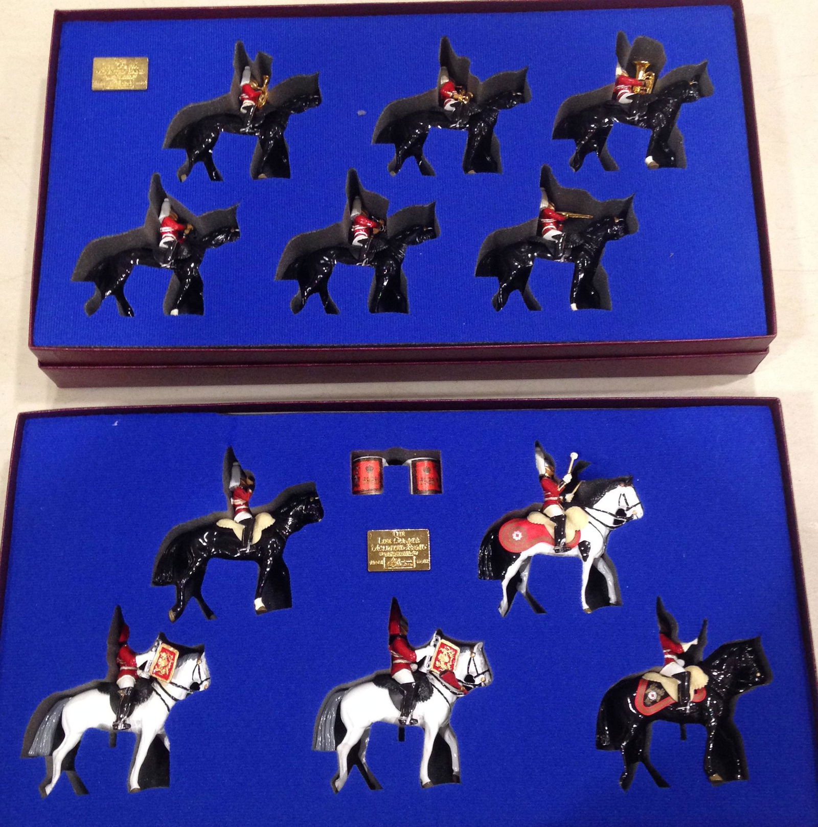 LOT 2 SETS BRITAINS SOLDIERS - 6 LIFE GUARDS MOUNTED (1 of 1)