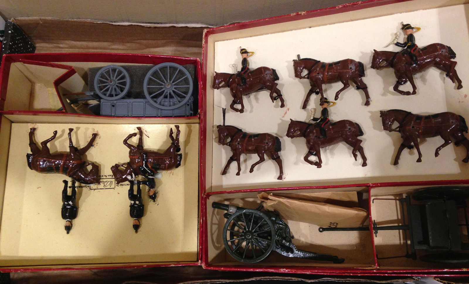 LOT 2 SETS BRITAINS SOLDIERS - 5 PIECE ROYAL ARMY (1 of 1)