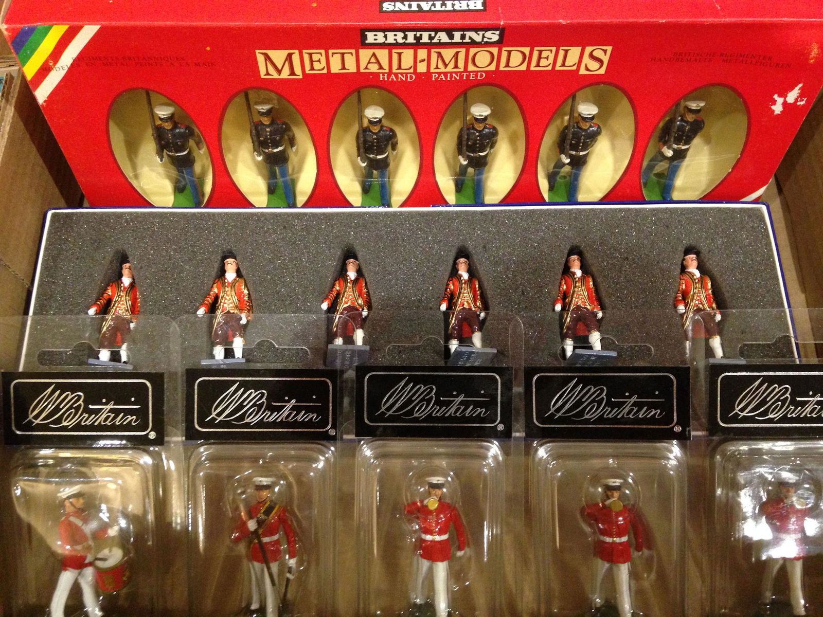 LOT 2 SETS AND 5 INDIVIDUAL BRITAINS SOLDIERS - 6 U.S. (1 of 1)