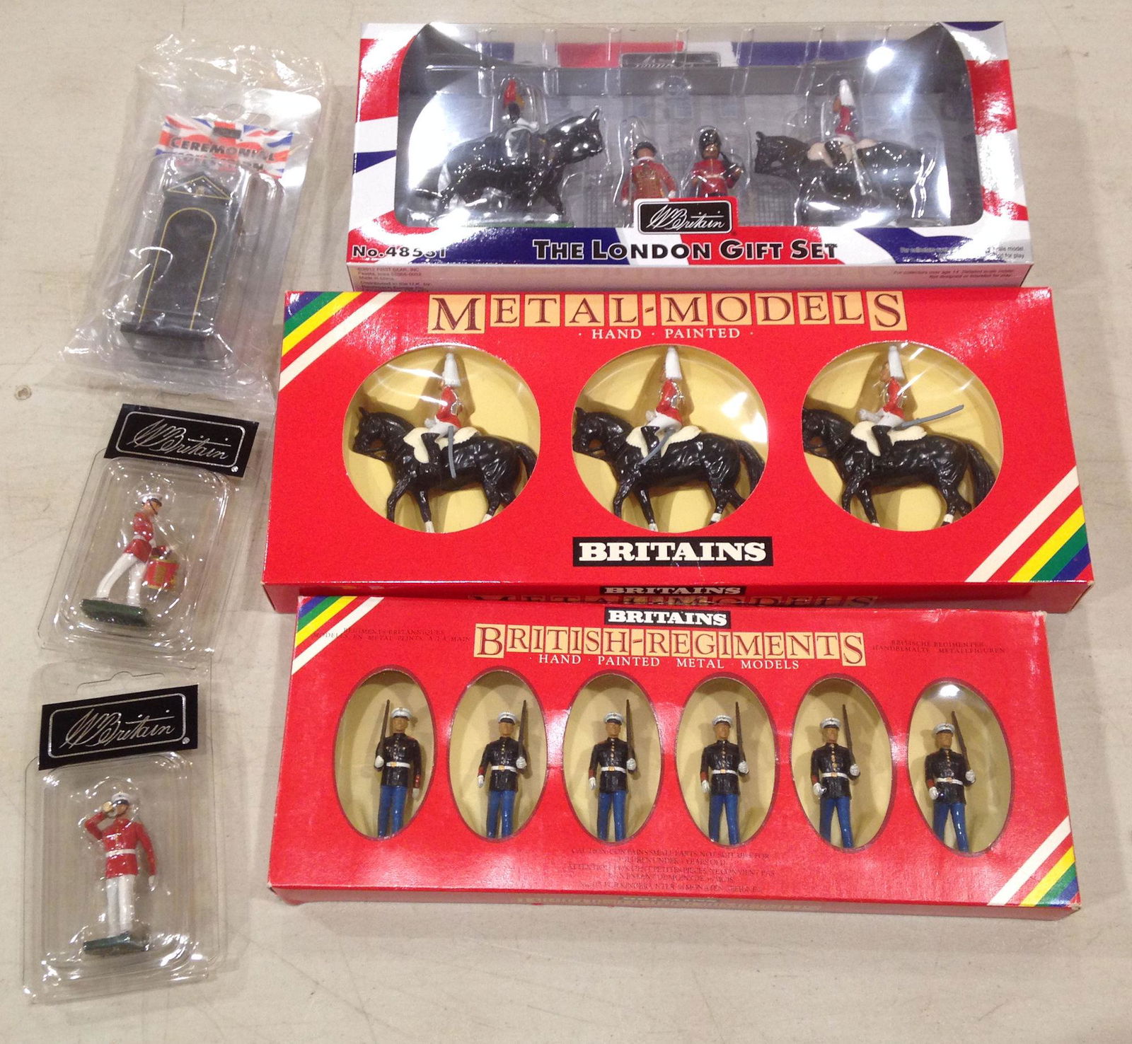 LOT 3 SETS AND 3 INDIVIDUAL BRITAINS SOLDIERS - 6 U.S. (1 of 1)