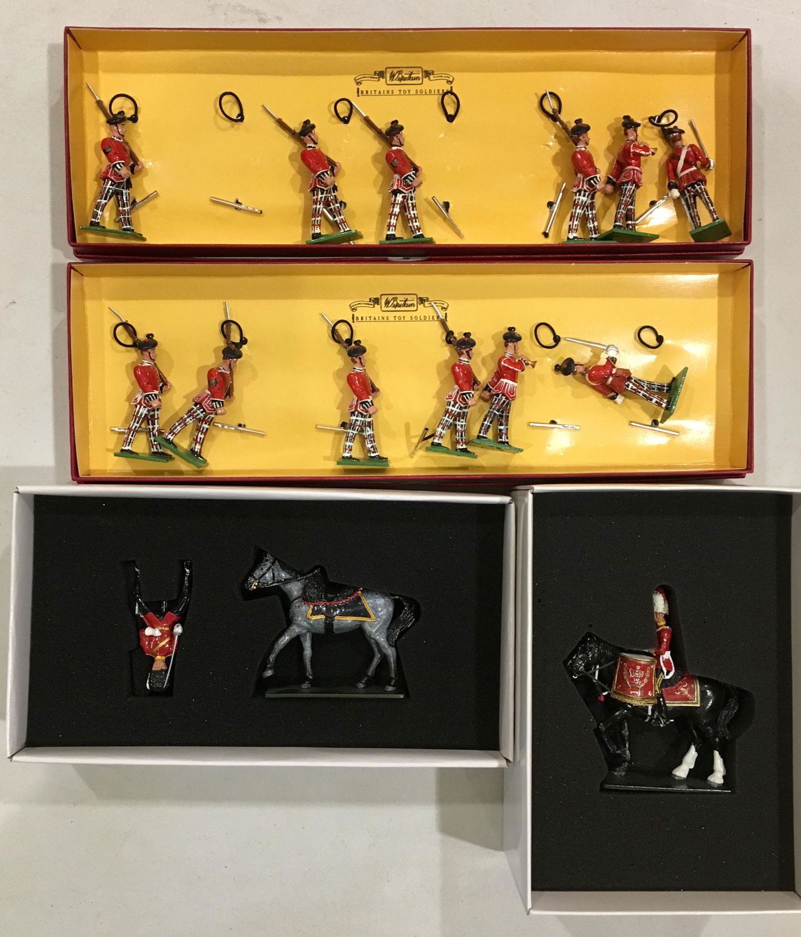 LOT 3 SETS BRITAINS SOLDIERS -  ROYAL DRAGOON GUARDS (1 of 1)