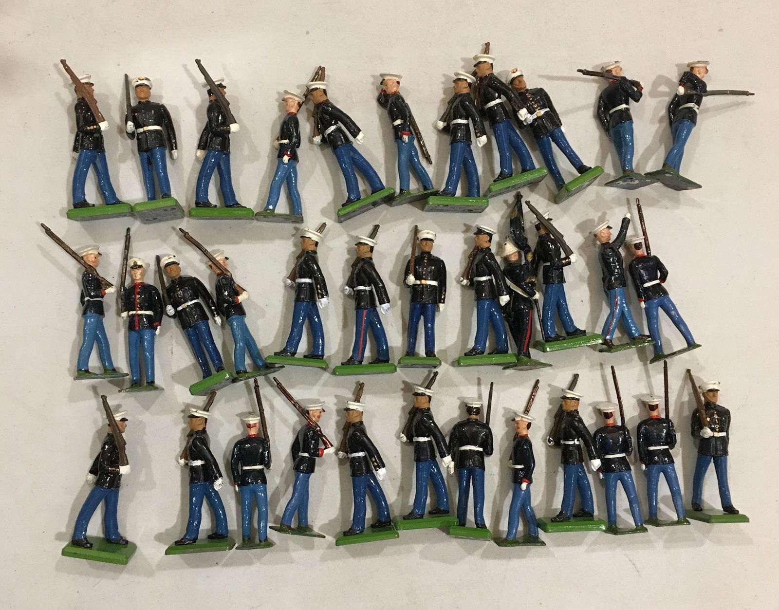 LOT ASSORTED BRITAINS SOLDIERS INCLUDING U.S. MILITARY (1 of 1)