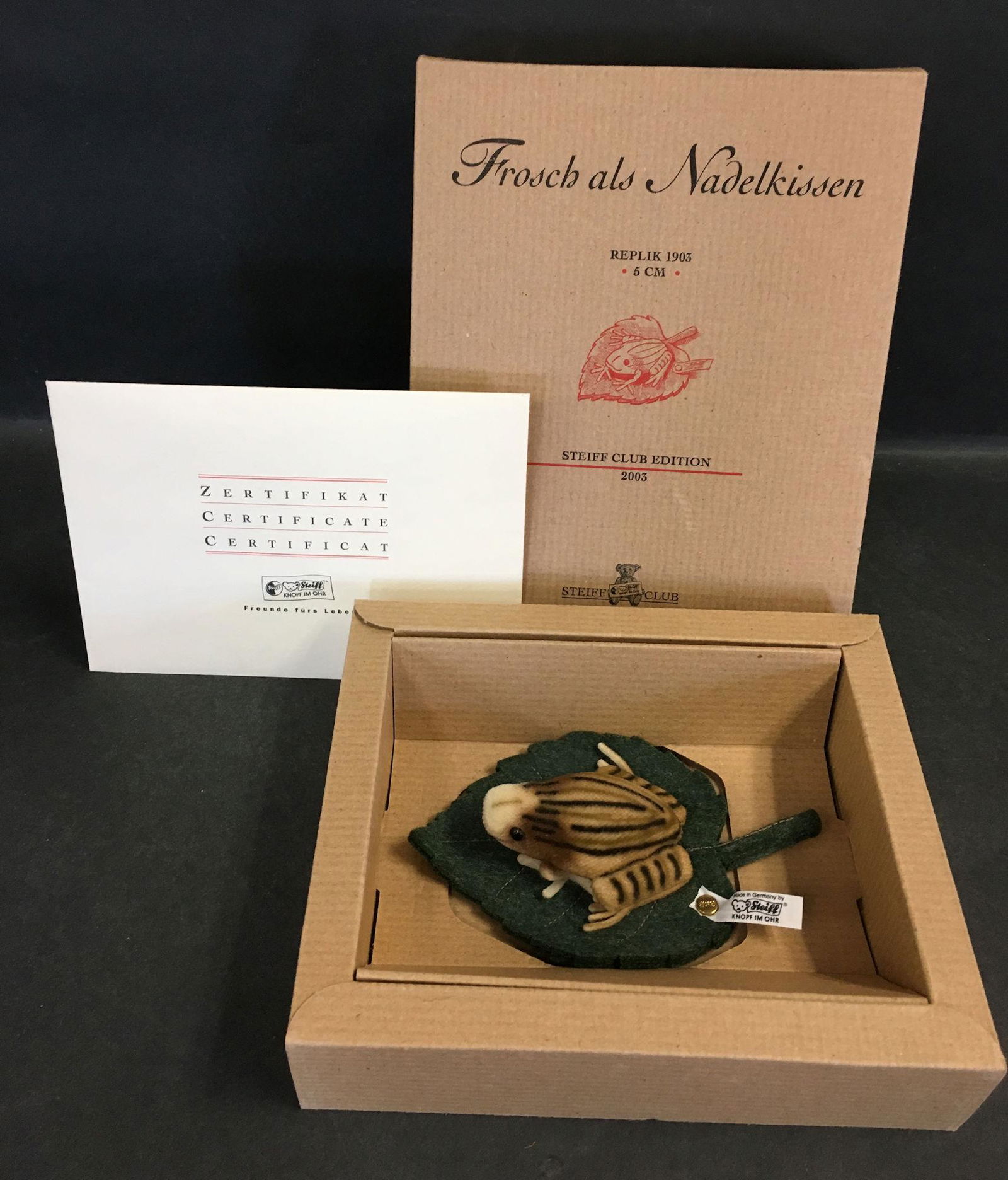 STEIFF EXCLUSIVE CLUB MEMBER 2003 "FROG AS A (1 of 2)