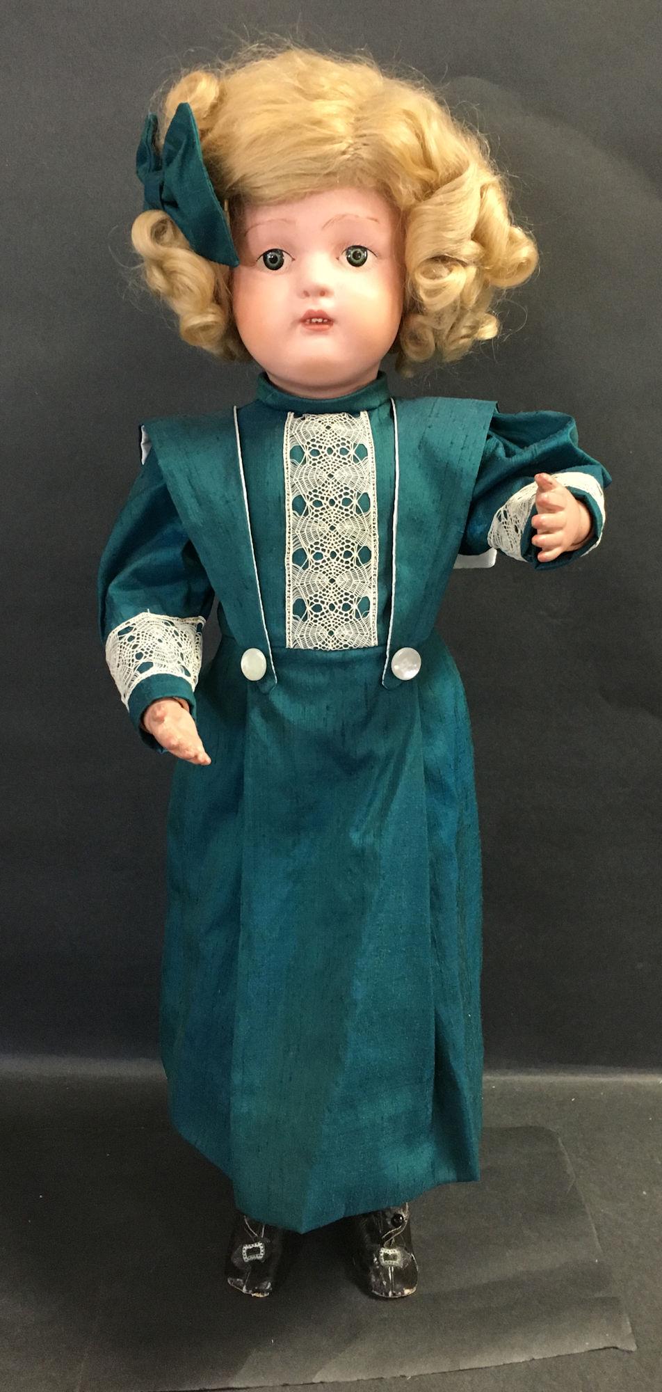 SCHOENHUT "MISS DOLLY". ORIGINAL NAILED ON MOHAIR WIG, (1 of 3)