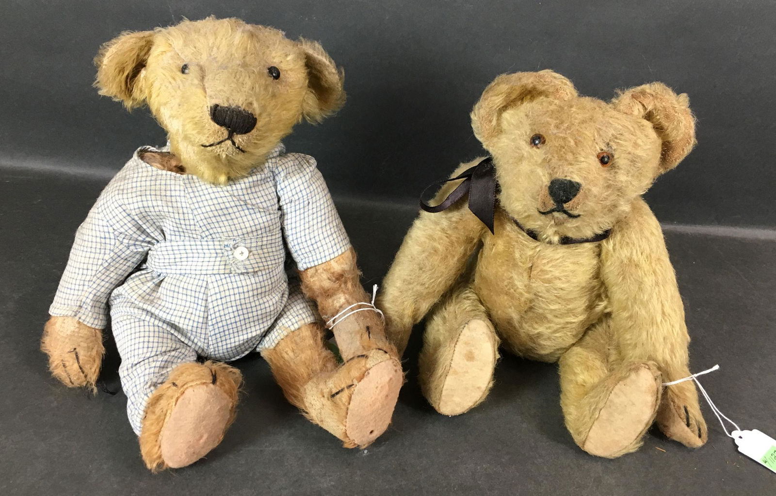 (2) VINTAGE MOHAIR TEDDY BEARS. BOTH DISK JOINTED AT (1 of 7)