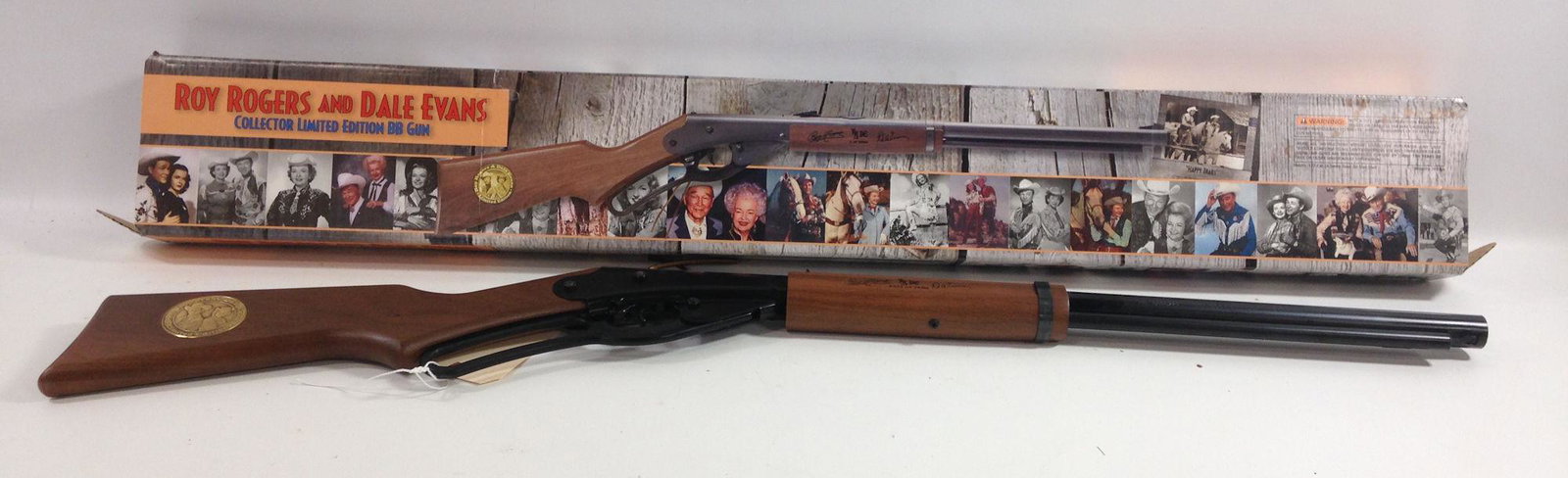 DAISY RED RYDER ROY ROGERS & DALE EVANS COLLECTOR BB: DAISY RED RYDER ROY ROGERS & DALE EVANS COLLECTOR BB GUN 2301 OF 2500, NEW IN BOX, *******DOES NOT NEED CALLED IN ********
