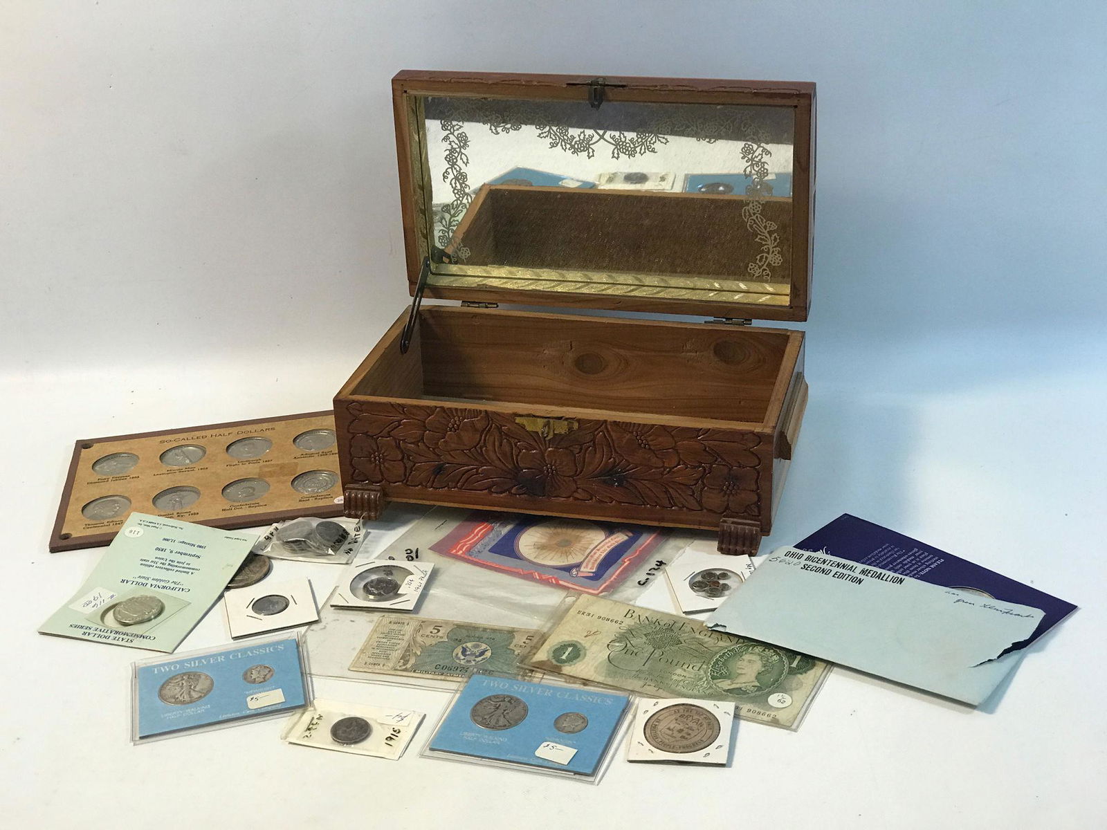 JEWELRY BOX WITH CONTENTS (COINS AND CURRENCY) (1 of 8)