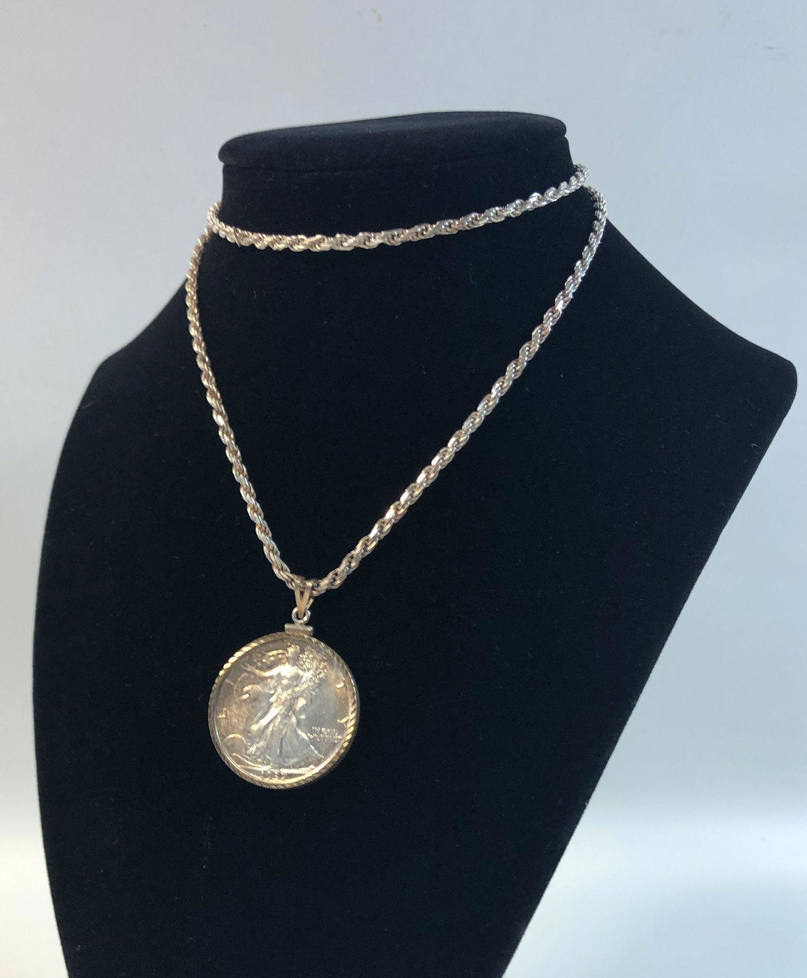 WALKING LIBERTY HALF DOLLAR NECKLACE (1 of 6)
