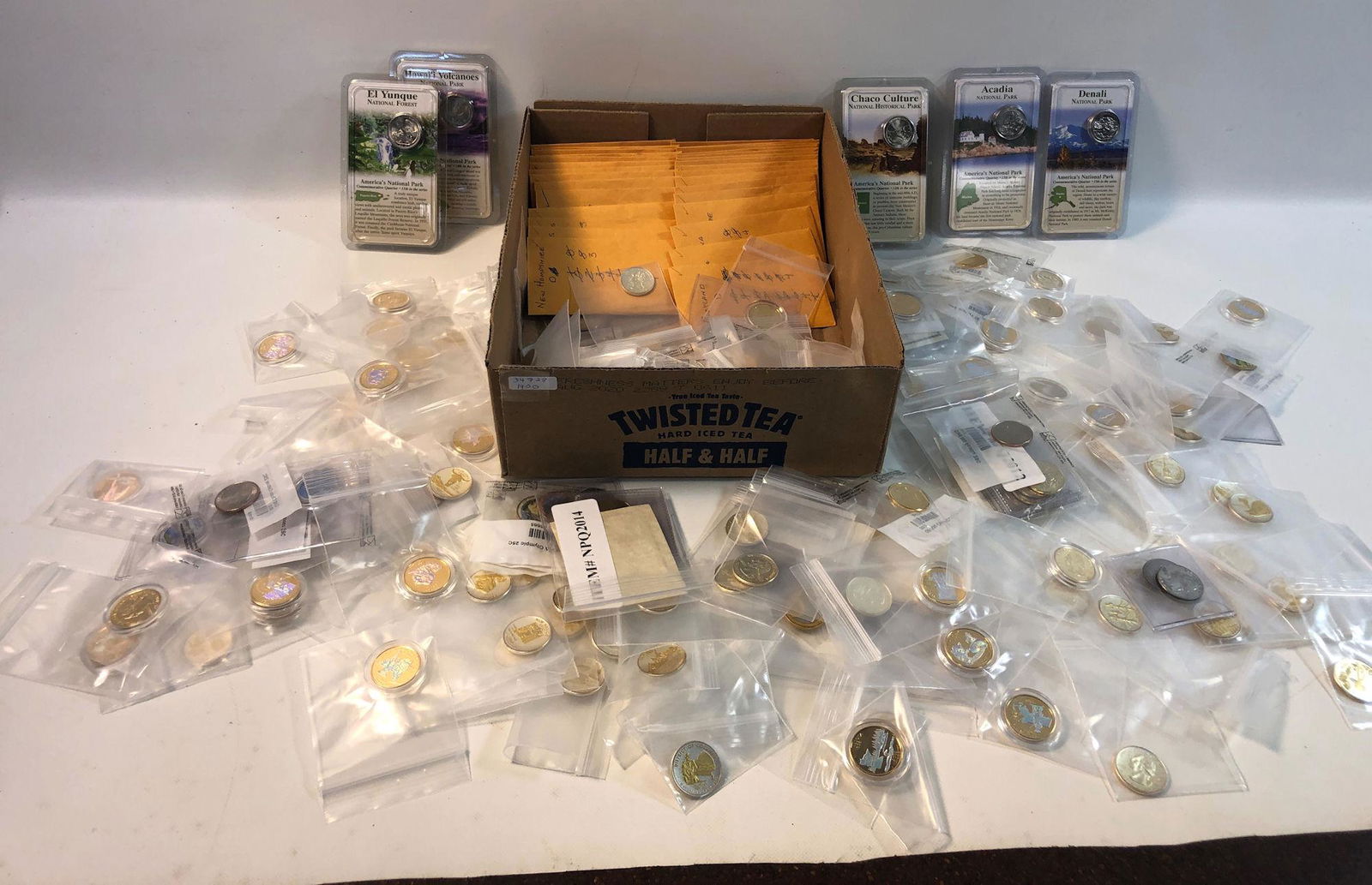 LOT OF ASSORTED U.S. QUARTERS (1 of 10)