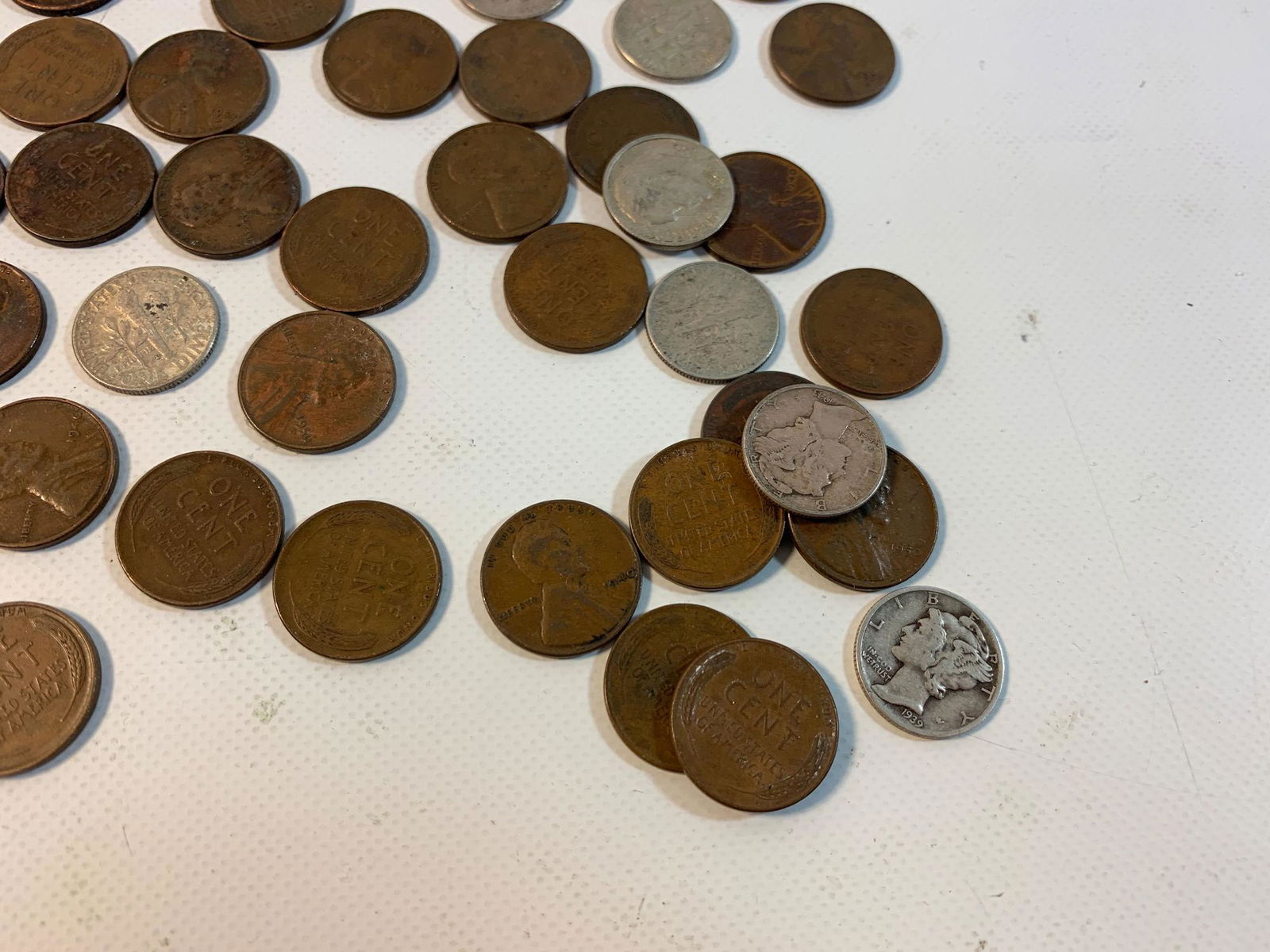 SMALL LOT OF VINTAGE U.S. COINS (1 of 6)