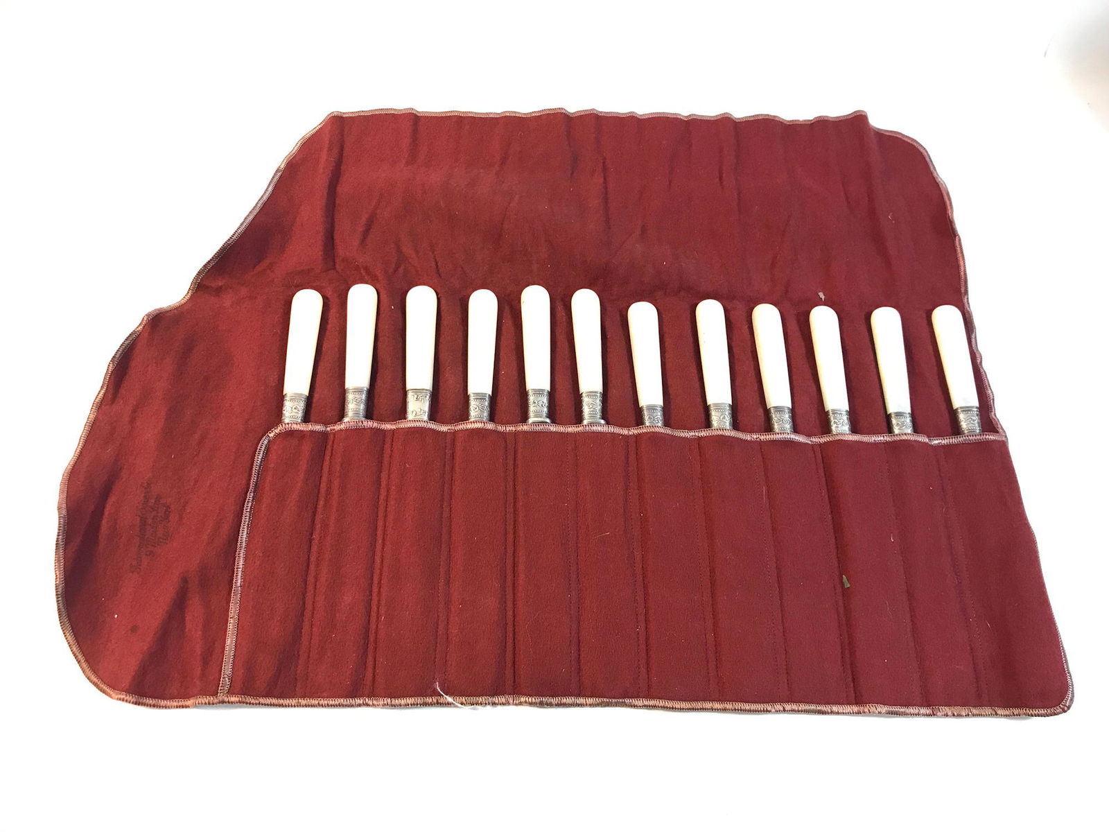 LOT OF MOTHER OF PEARL HANDLED FLATWARE (1 of 15)