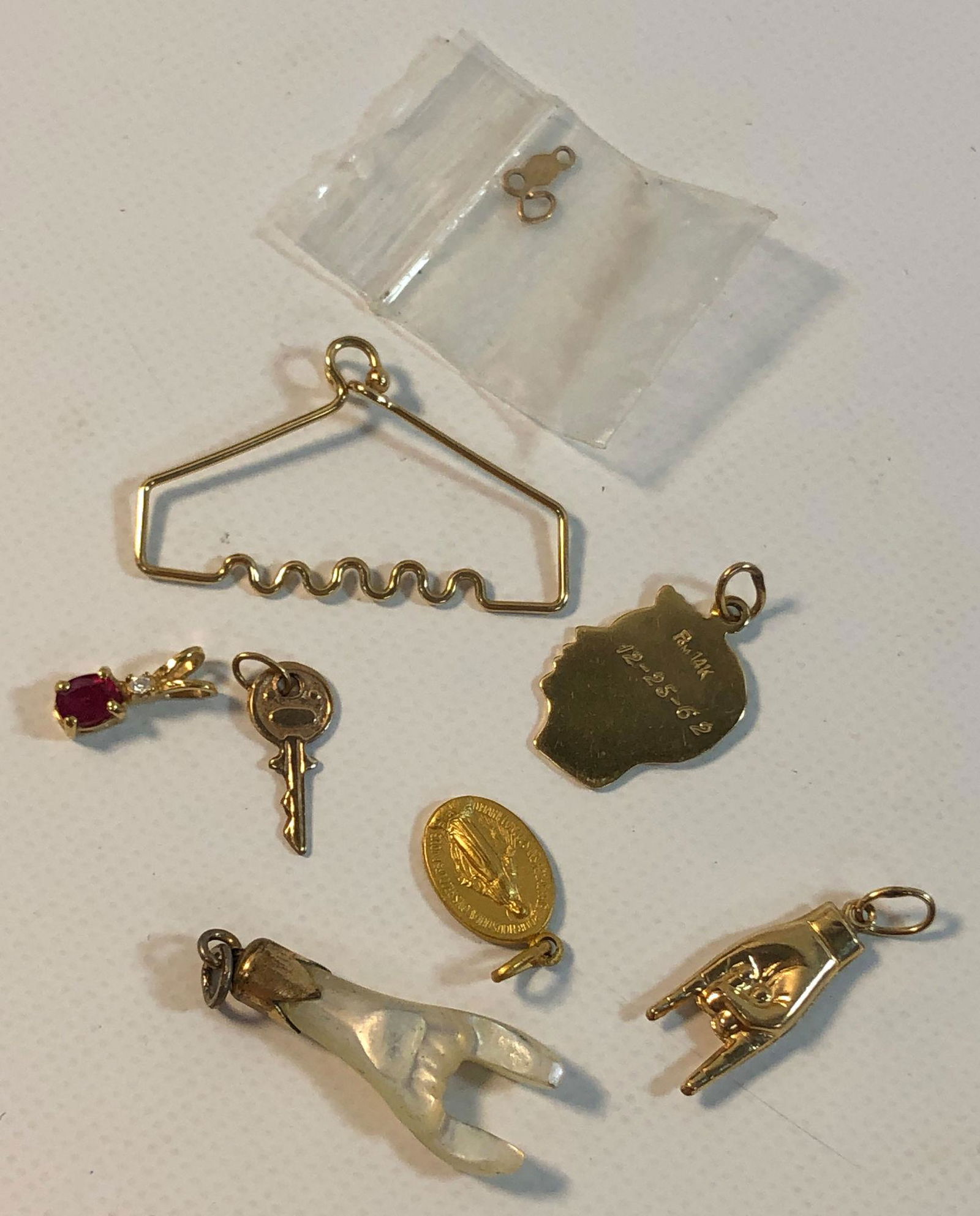 GOLD CHARMS AND ACCESSORIES (1 of 7)