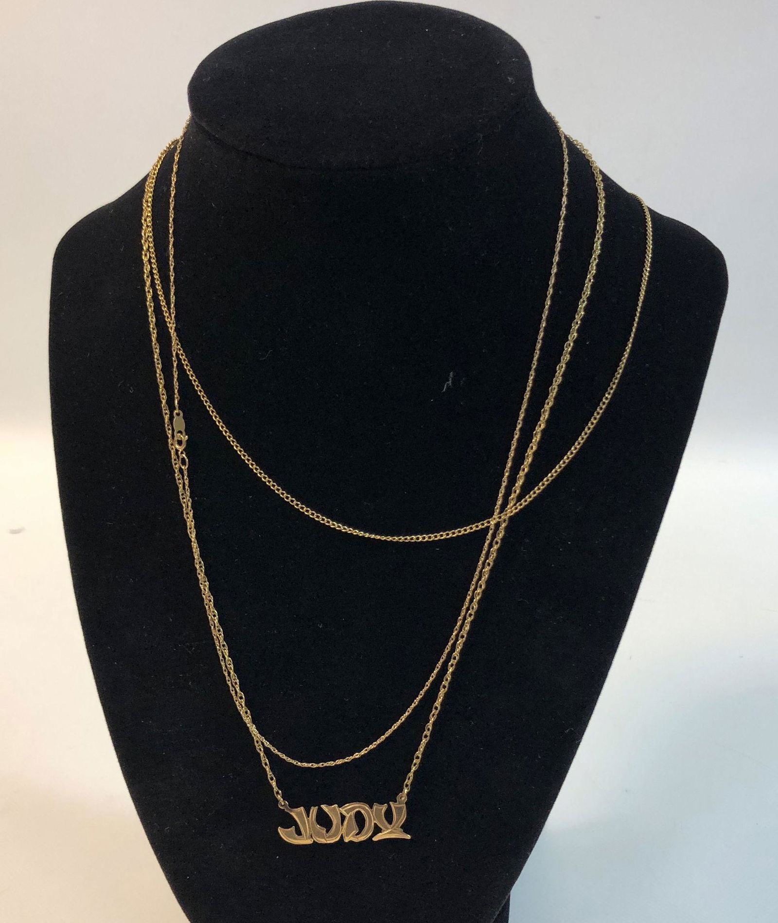 THREE 14KT YELLOW GOLD NECKLACES (1 of 4)