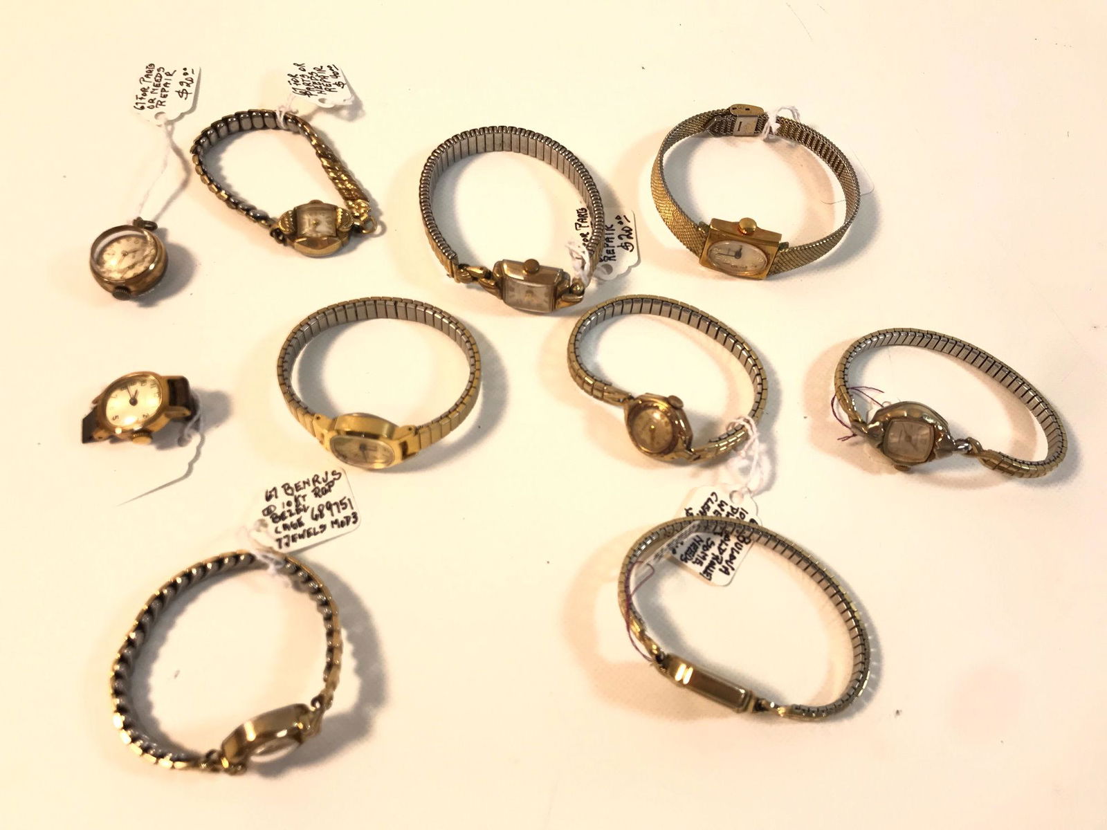 LOT OF GOLD TONE WRIST WATCHES (1 of 6)