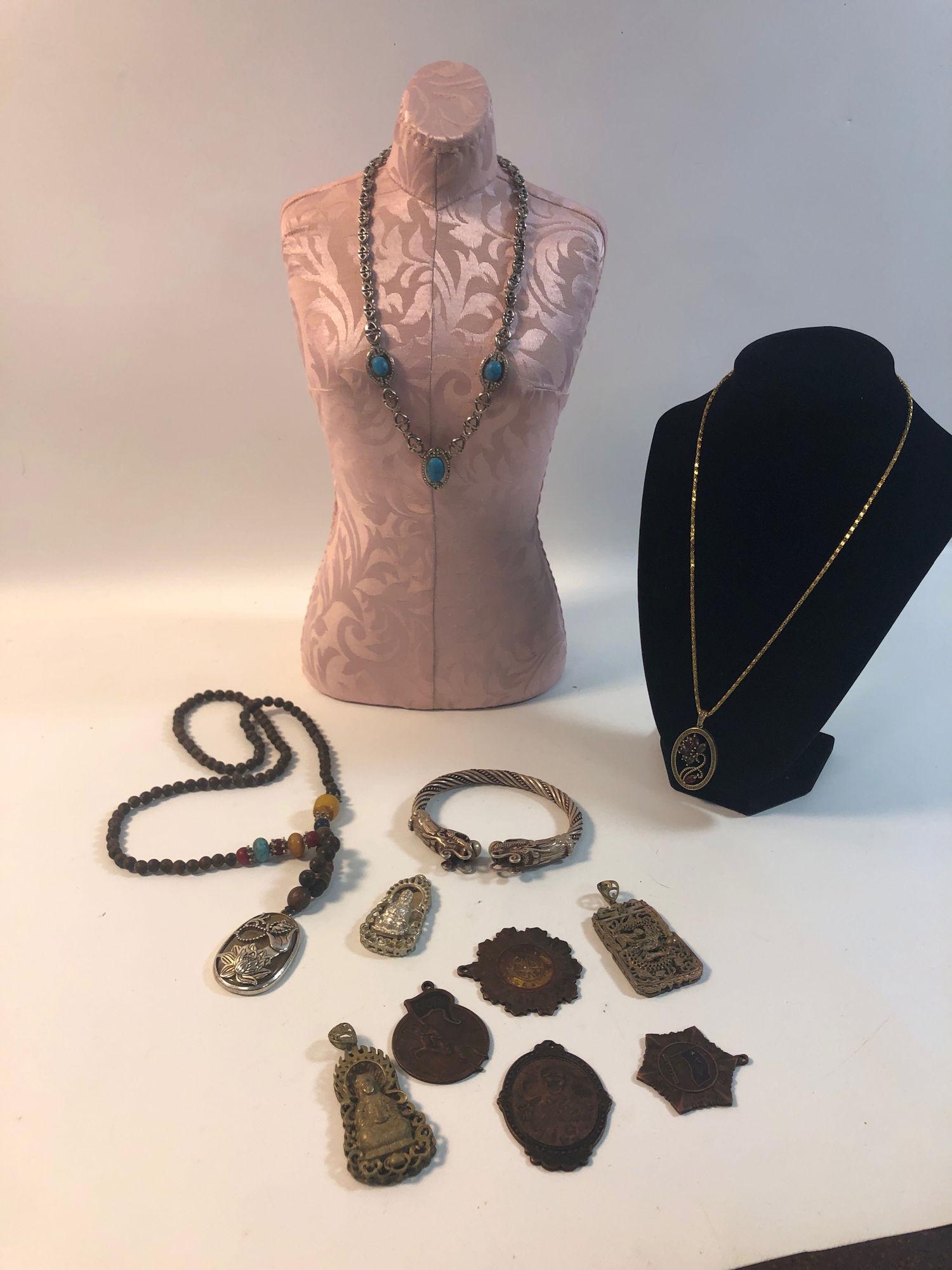 LOT ASSORTED ASIAN FASHION JEWELRY AND ACCESSORIES (1 of 11)