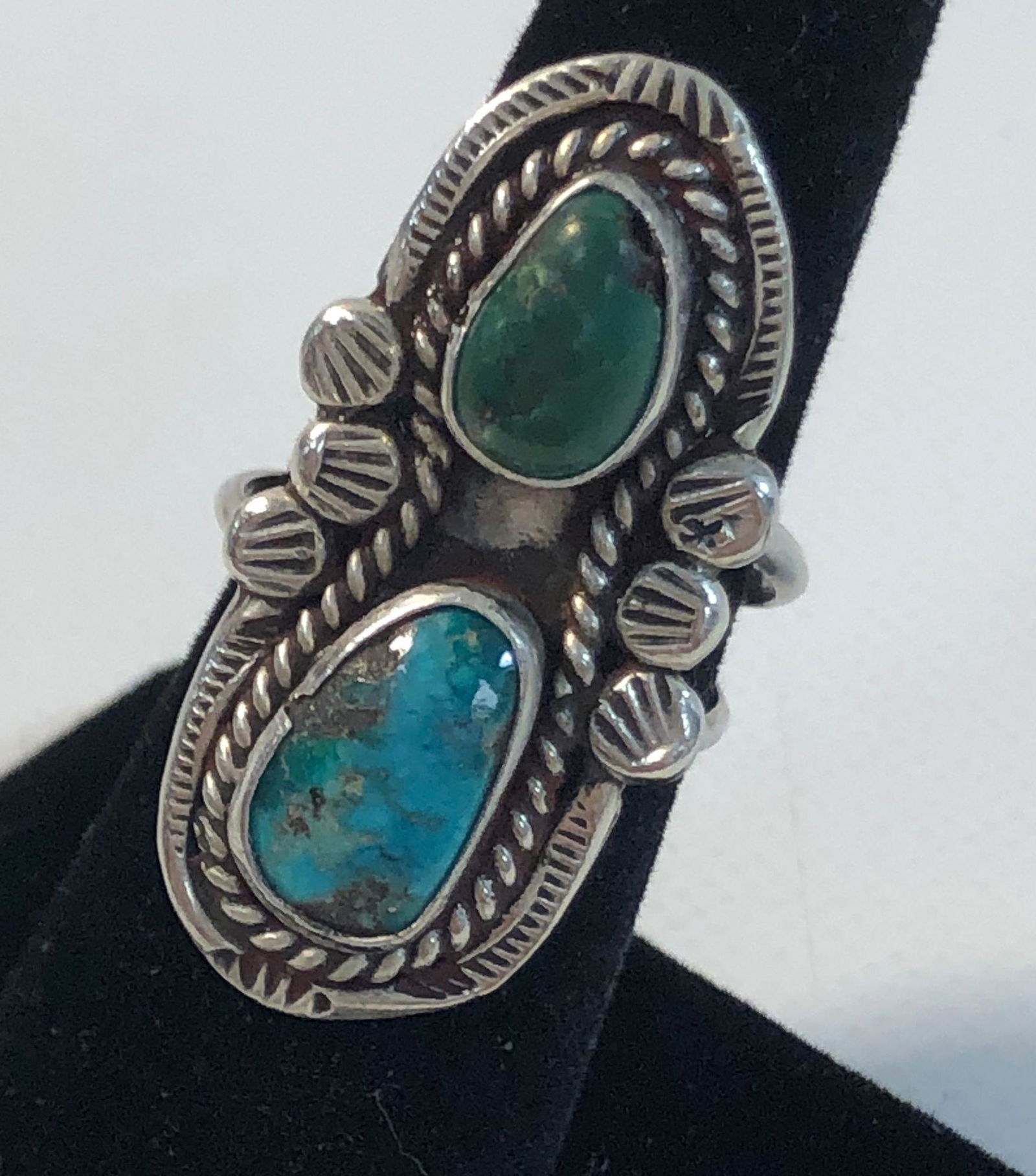 STERLING SILVER SOUTHWESTERN STYLE RING (1 of 5)