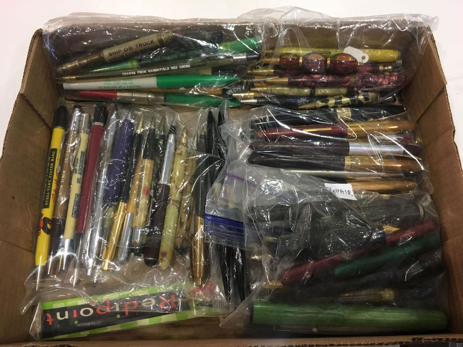LOT OF VINTAGE PENS AND PENCILS (1 of 5)
