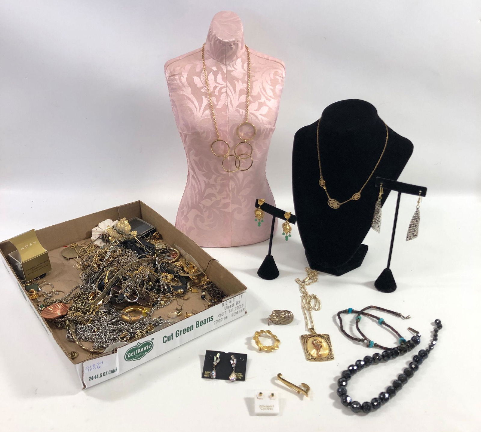 BOX LOT JEWELRY (1 of 9)