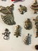 LOT OF ASSORTED HOLIDAY PINS AND ACCESSORIES - 6