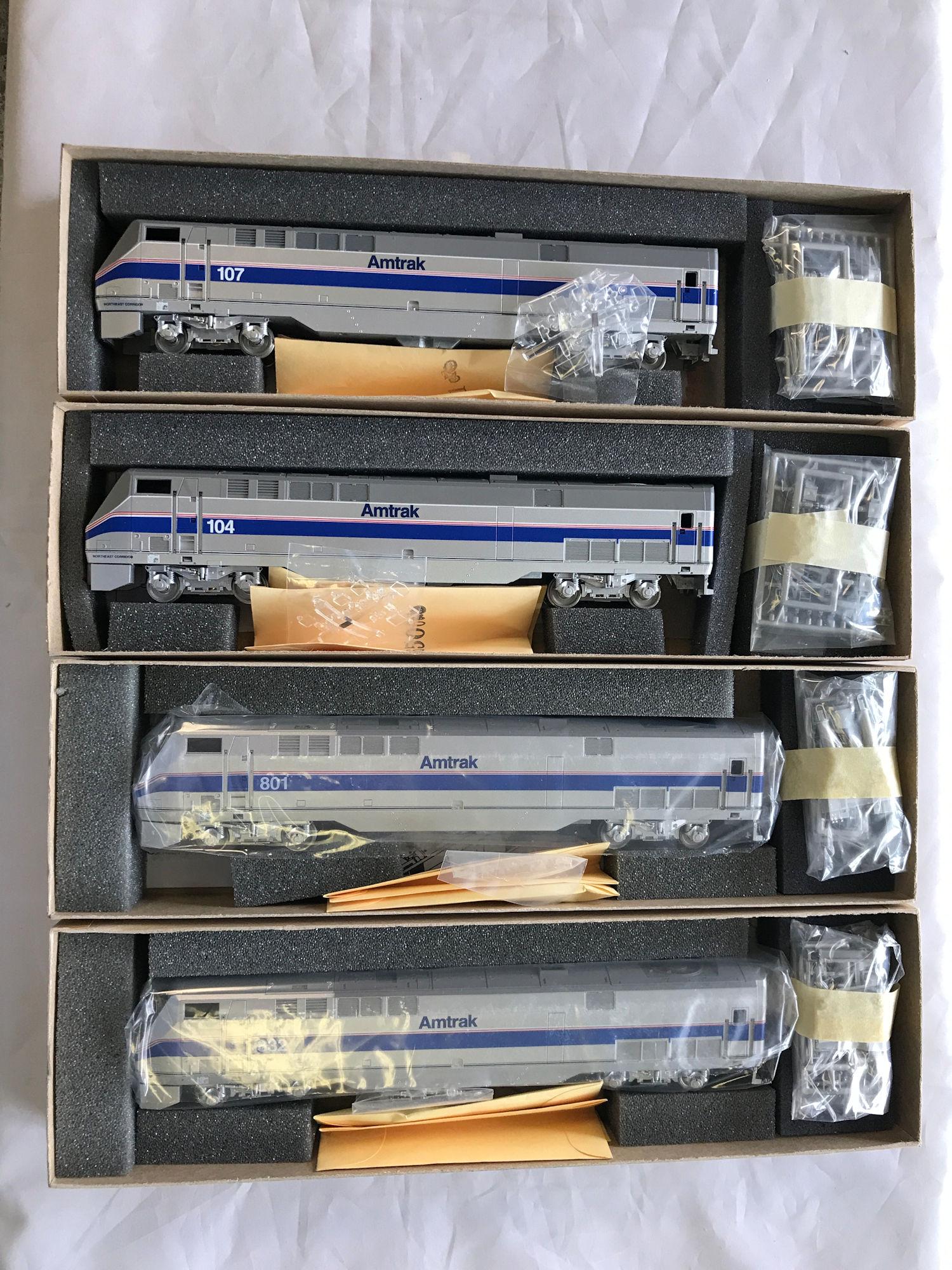 LOT 4 ATHEARN HO GAUGE AMTRAK AMD103 POWERED (1 of 1)