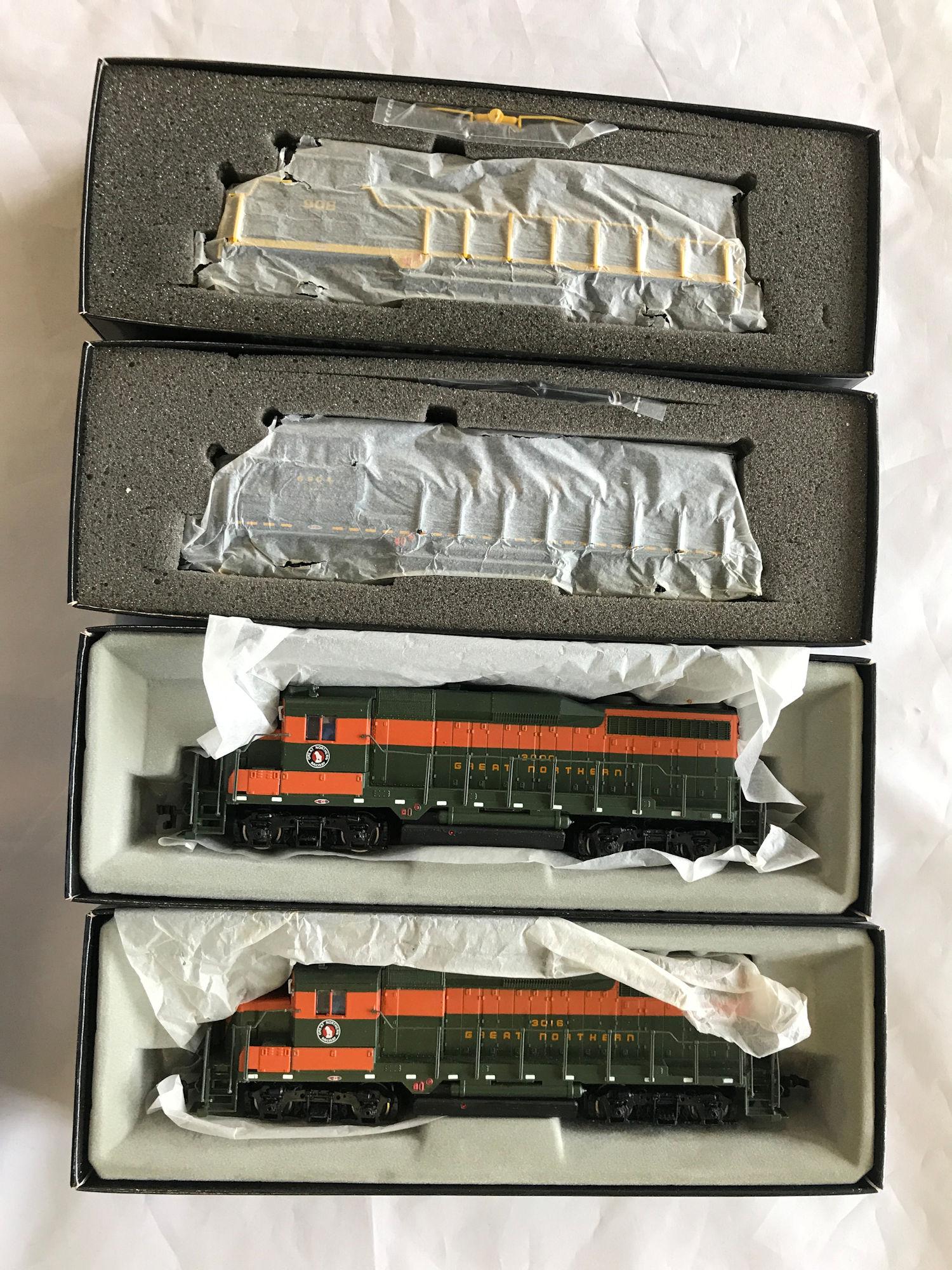LOT 4 BACHMANN SPECTRUM HO GAUGE GP-30 DIESEL (1 of 1)
