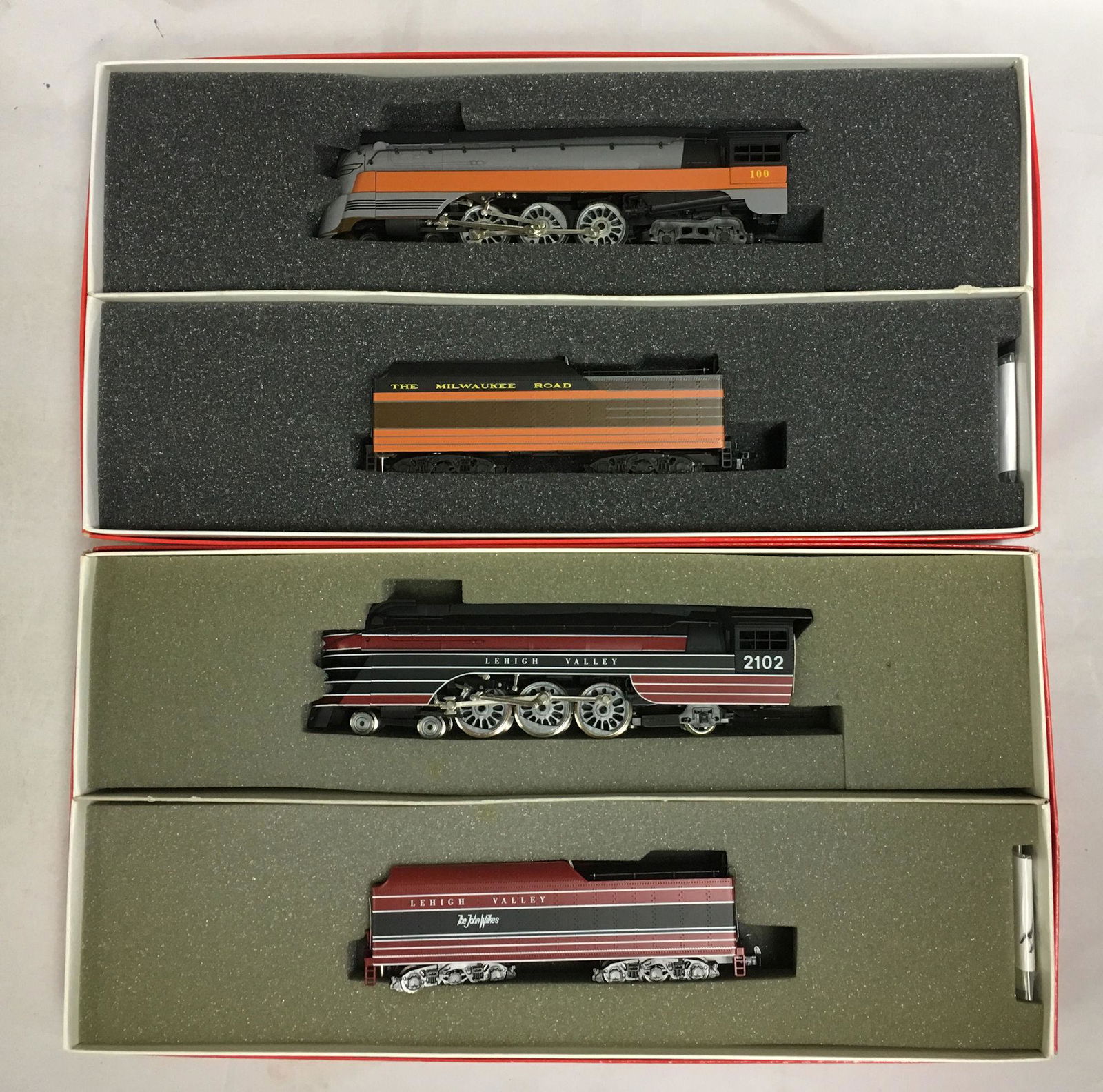 LOT 2 RIVAROSSI HO GAUGE STEAM LOCOMOTIVE AND TENDER (1 of 2)
