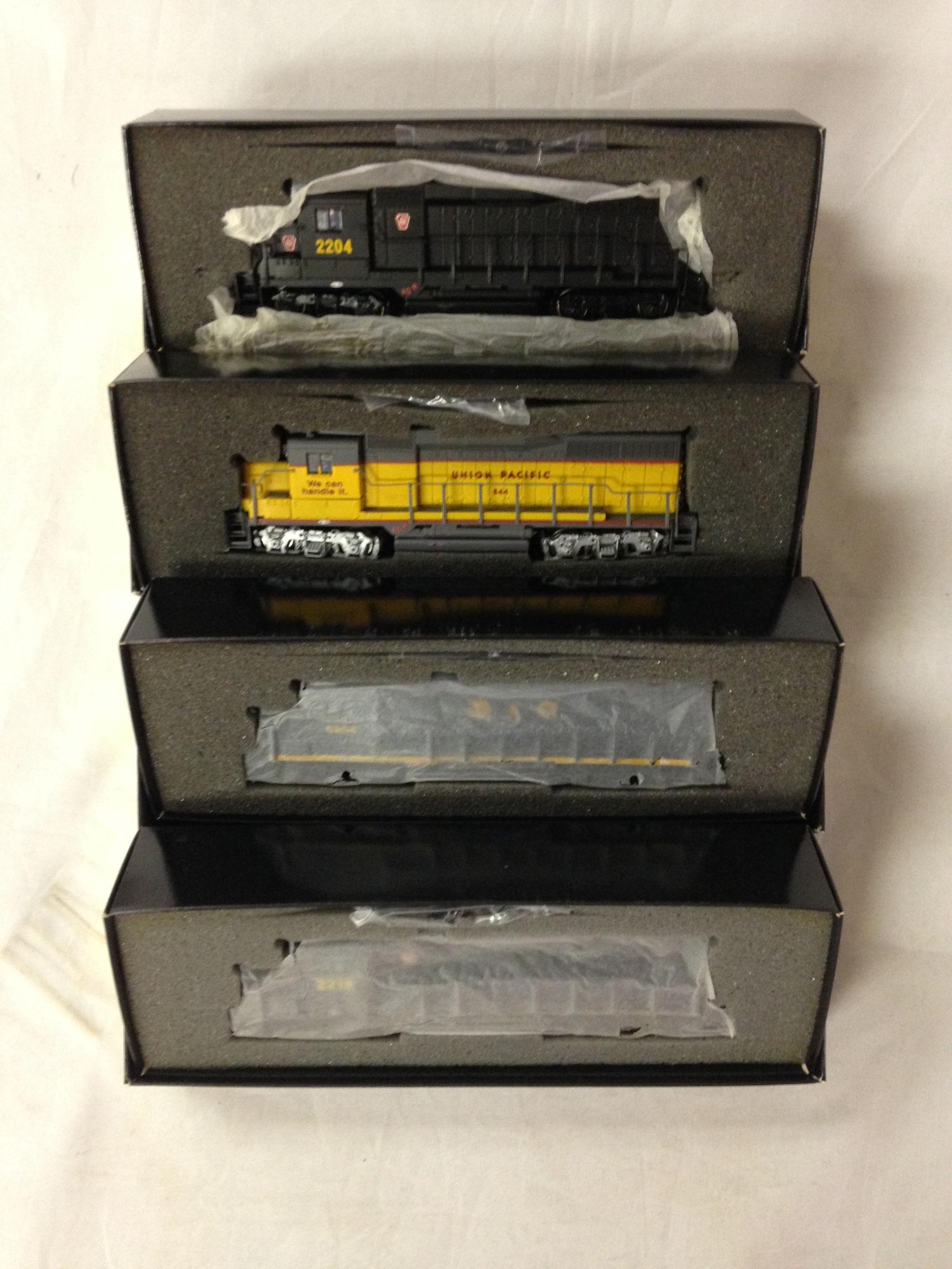 LOT 4 BACHMANN SPECTRUM HO GAUGE GP-30 DIESEL (1 of 1)