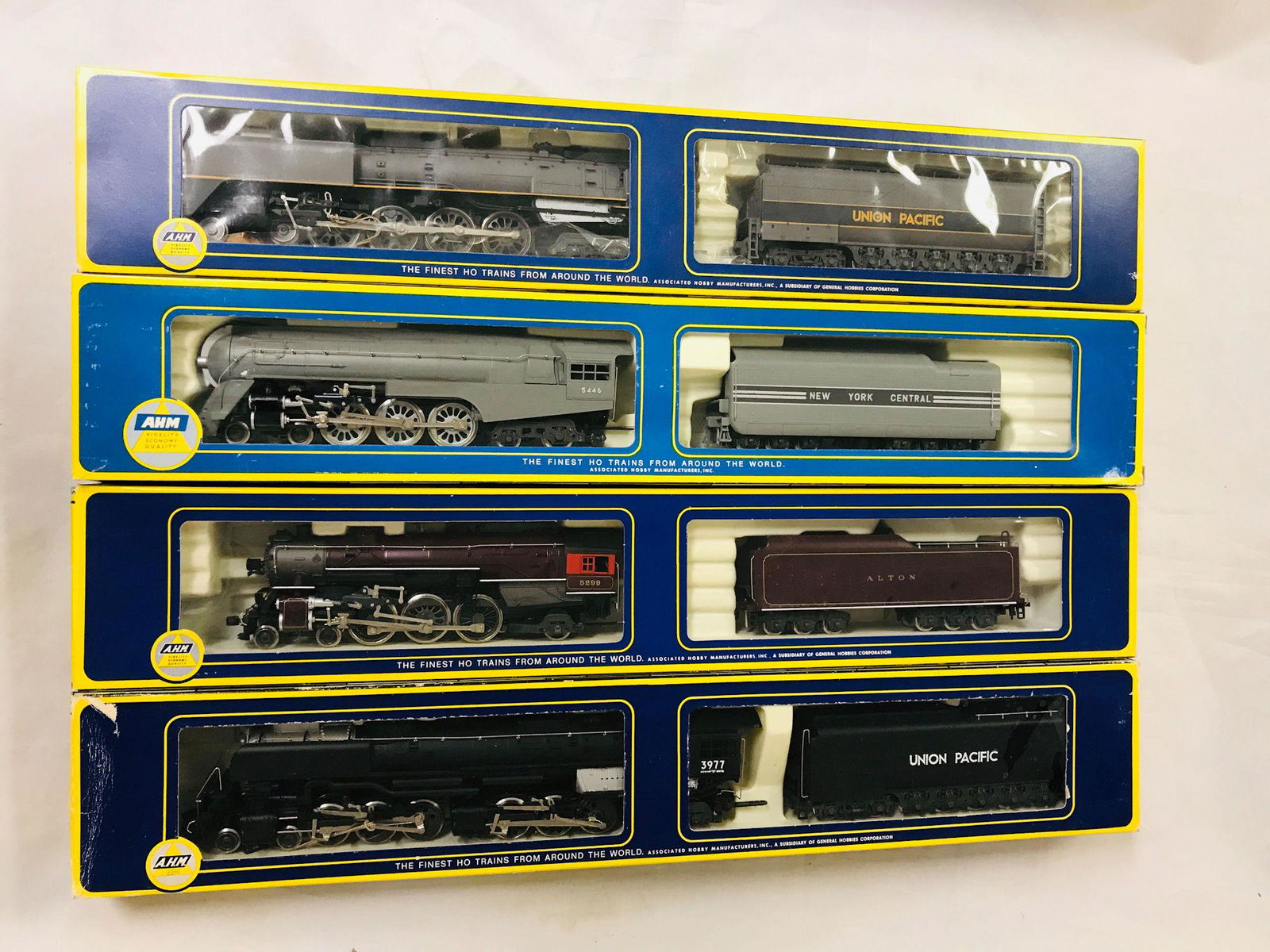 LOT 4 AHM HO GAUGE LOCOMOTIVE AND TENDER SETS - 4-6-2 (1 of 1)